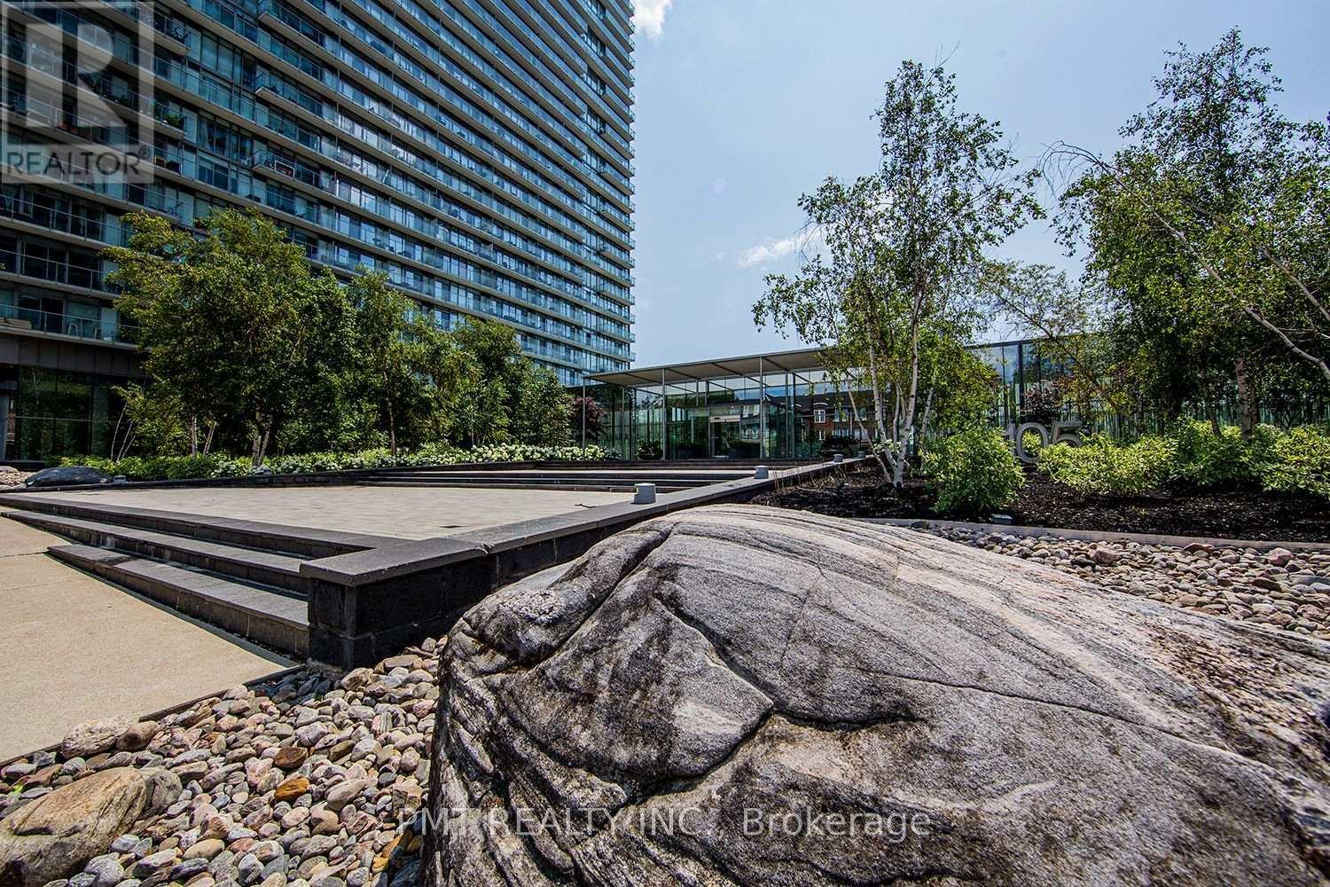 612 - 105 The Queensway, Toronto, ON - Outdoor