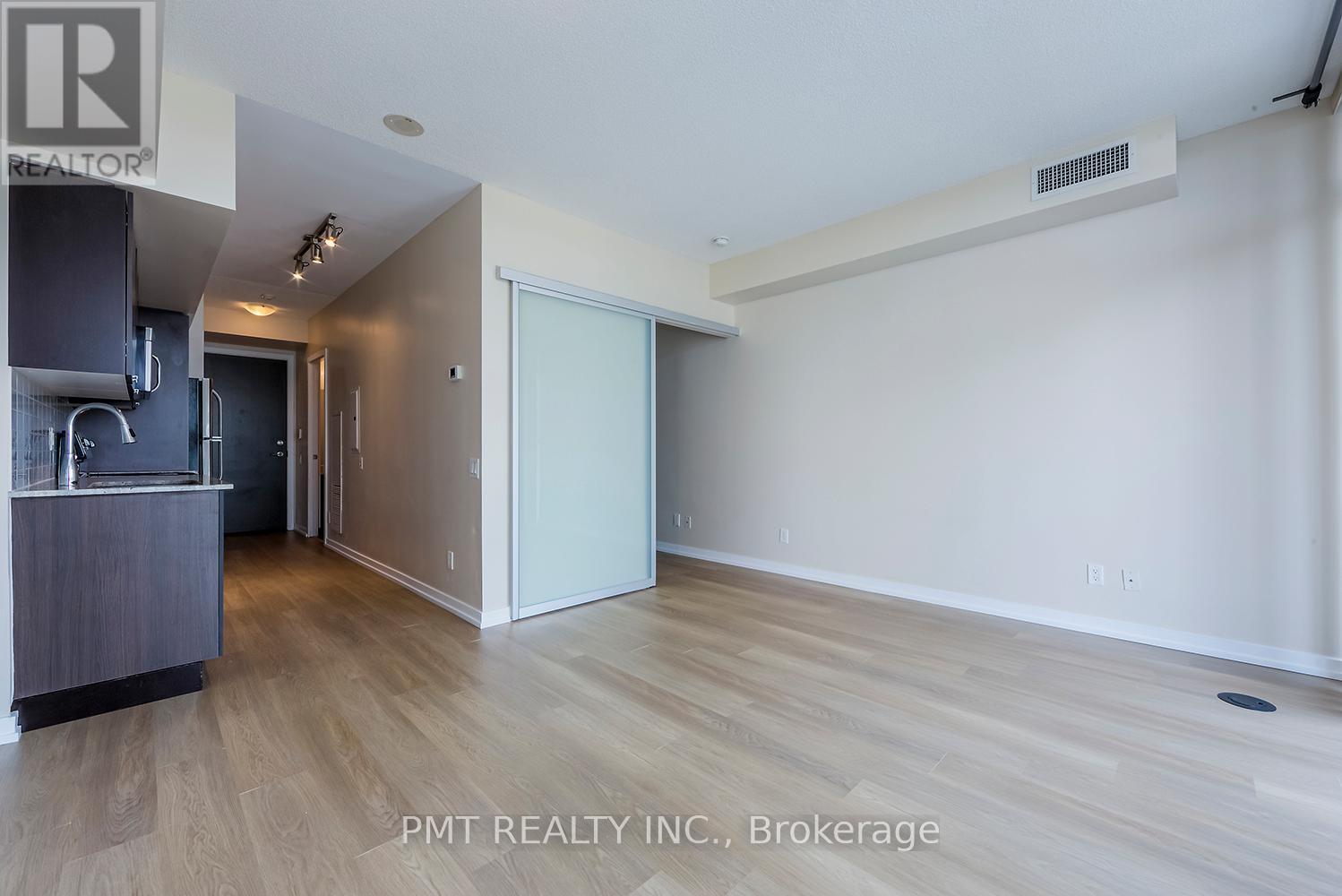 612 - 105 The Queensway, Toronto, ON - Indoor Photo Showing Other Room