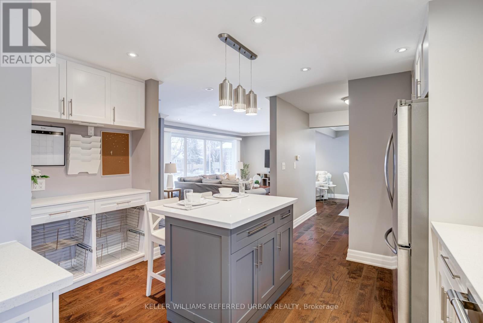 126 Beaver Bend Crescent, Toronto, ON - Indoor Photo Showing Kitchen