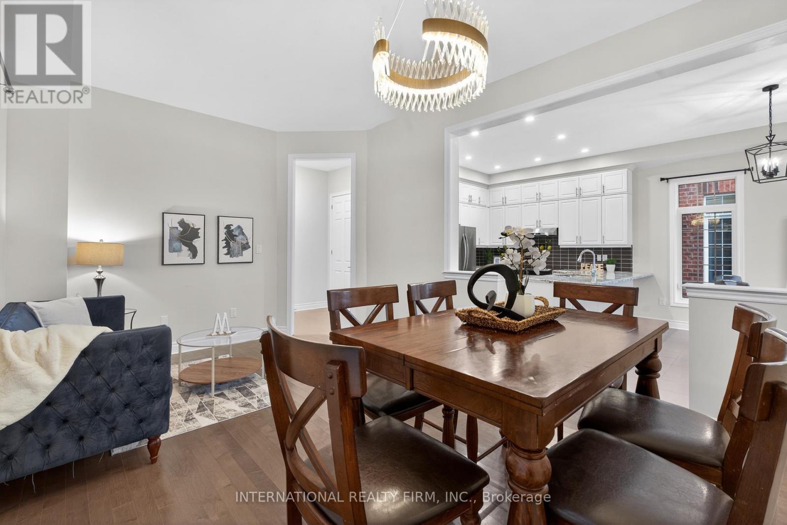 254 Niagara Trail, Halton Hills, ON - Indoor Photo Showing Dining Room