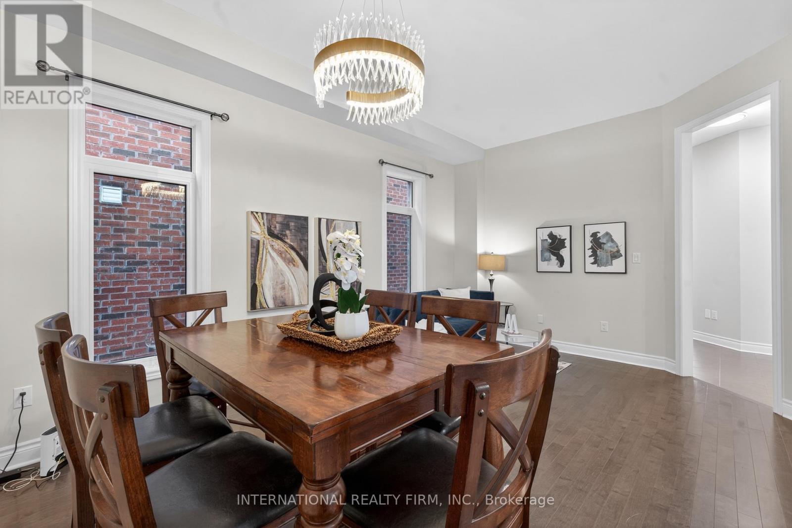 254 Niagara Trail, Halton Hills, ON - Indoor Photo Showing Dining Room