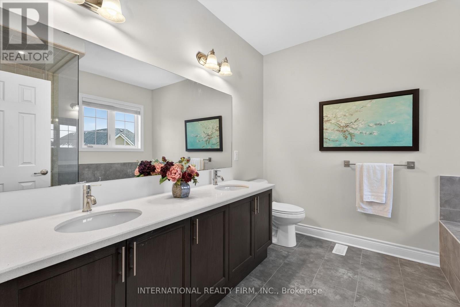 254 Niagara Trail, Halton Hills, ON - Indoor Photo Showing Bathroom