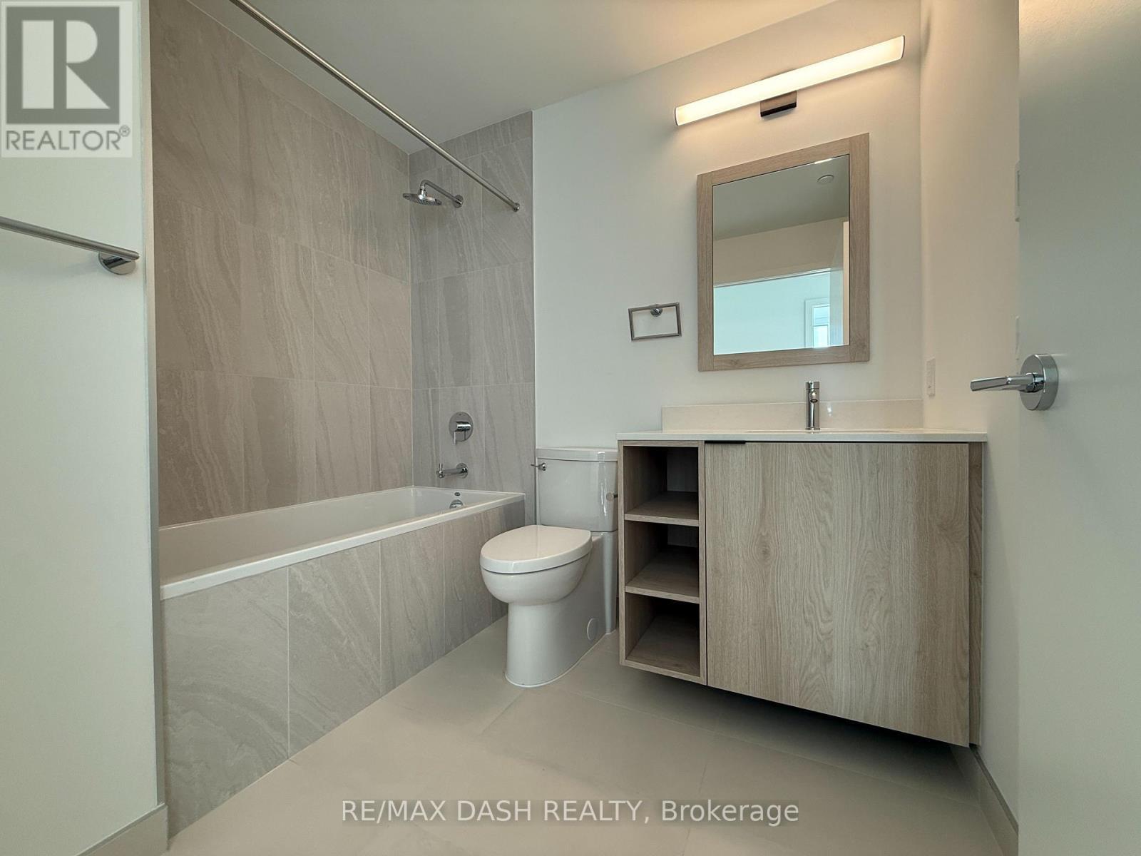 826 - 1007 The Queensway, Toronto, ON - Indoor Photo Showing Bathroom