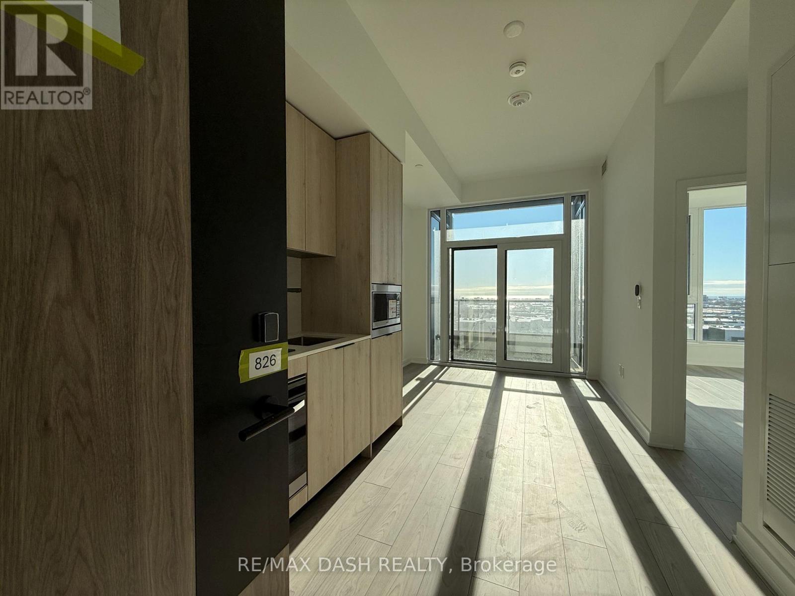 826 - 1007 The Queensway, Toronto, ON - Indoor Photo Showing Other Room