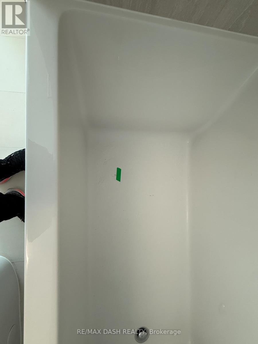 826 - 1007 The Queensway, Toronto, ON -