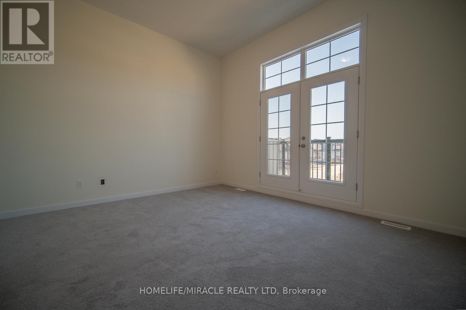 60 Oakmont Drive, Loyalist, ON - Indoor Photo Showing Other Room