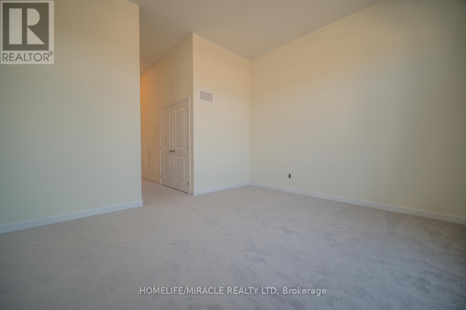 60 Oakmont Drive, Loyalist, ON - Indoor Photo Showing Other Room