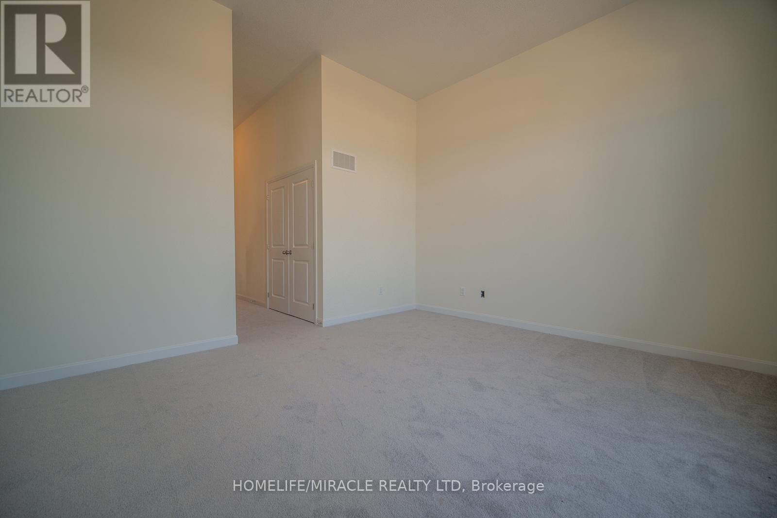 60 Oakmont Drive, Loyalist, ON - Indoor Photo Showing Other Room