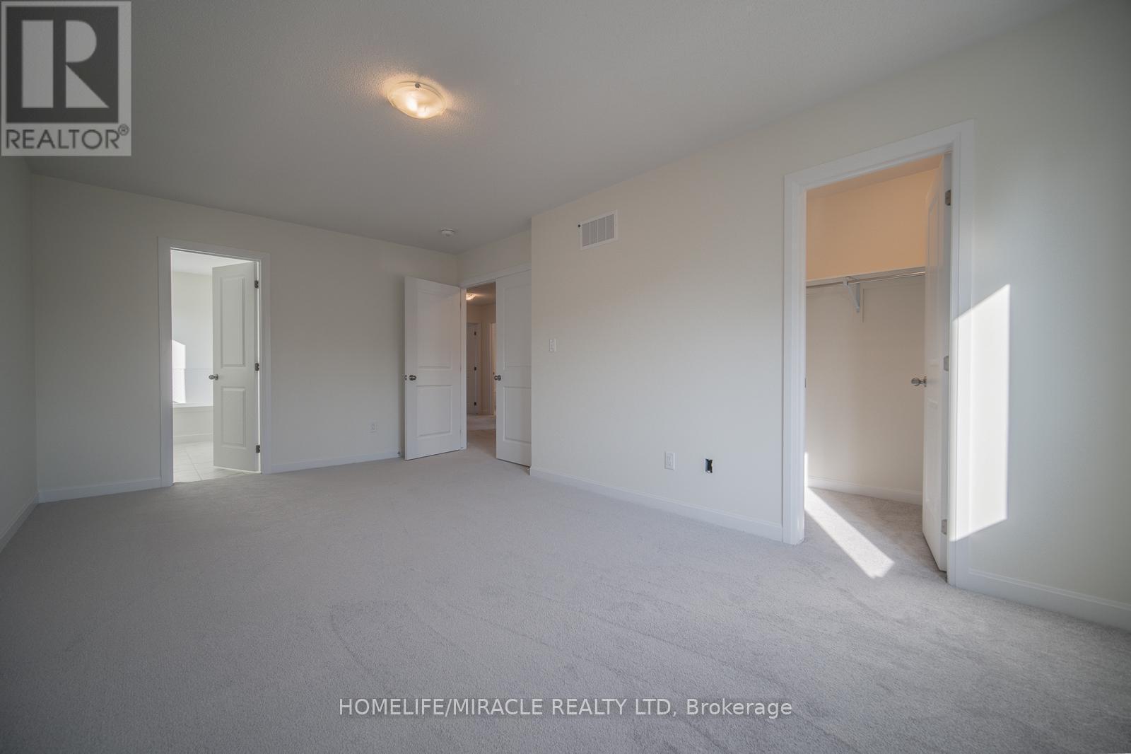 60 Oakmont Drive, Loyalist, ON - Indoor Photo Showing Other Room