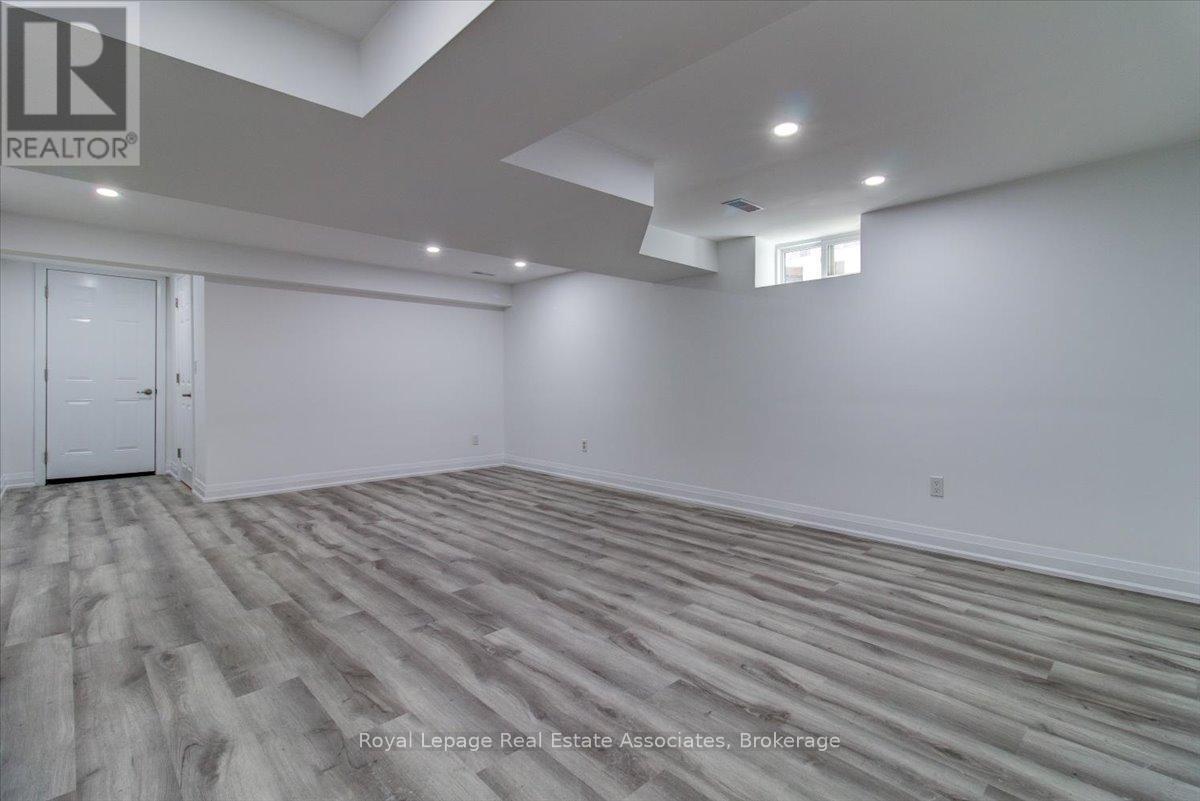 1562 Upper Ottawa Street, Hamilton, ON - Indoor