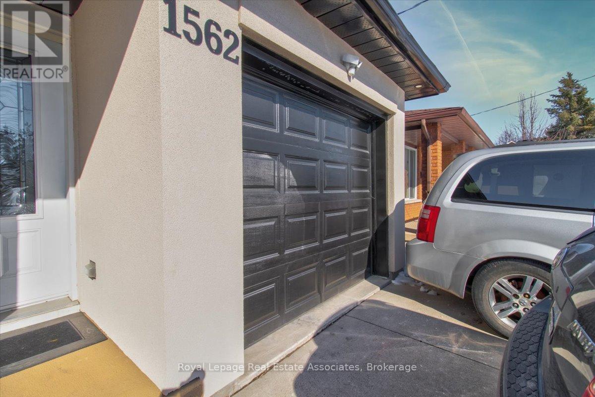 1562 Upper Ottawa Street, Hamilton, ON - Photo Showing Garage