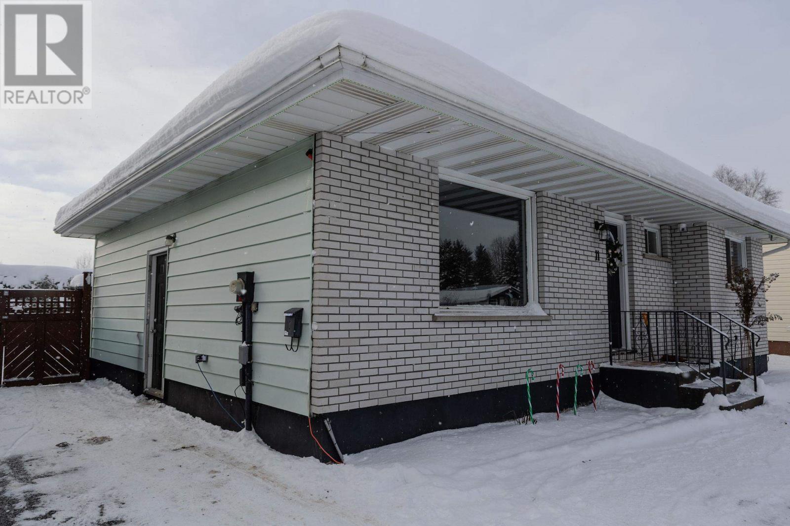 11 Kerr Dr, Sault Ste. Marie, ON - Outdoor