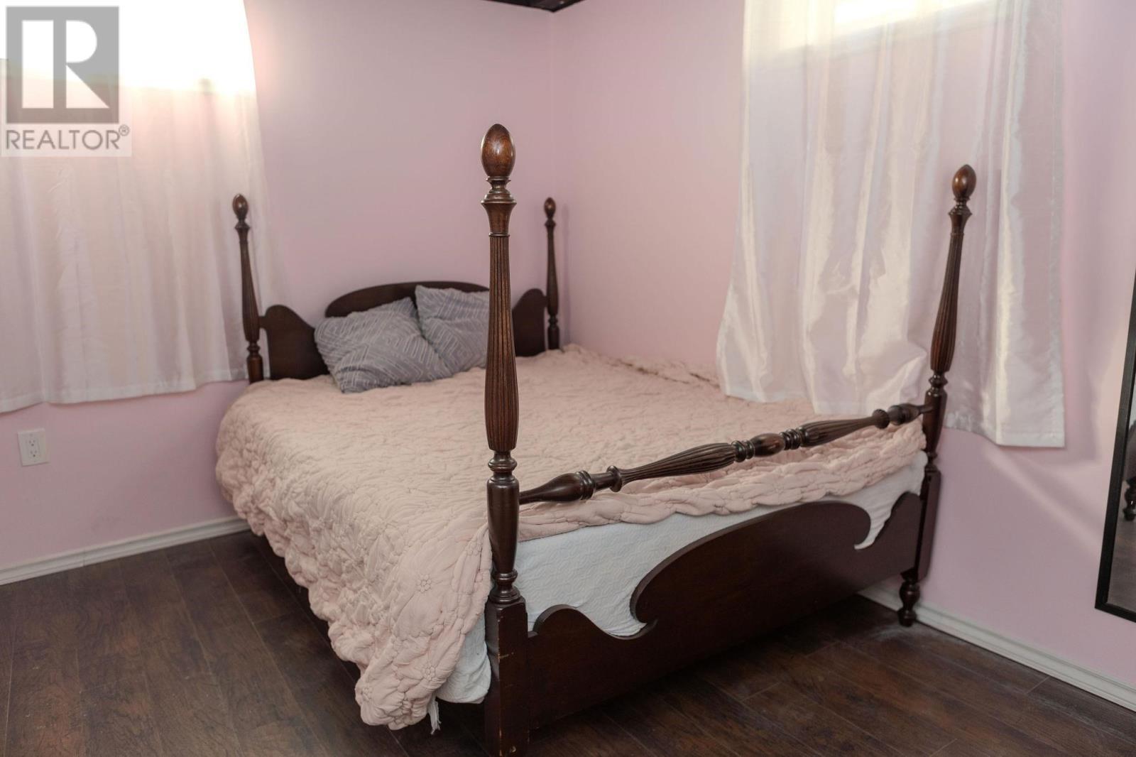 11 Kerr Dr, Sault Ste. Marie, ON - Indoor Photo Showing Bedroom