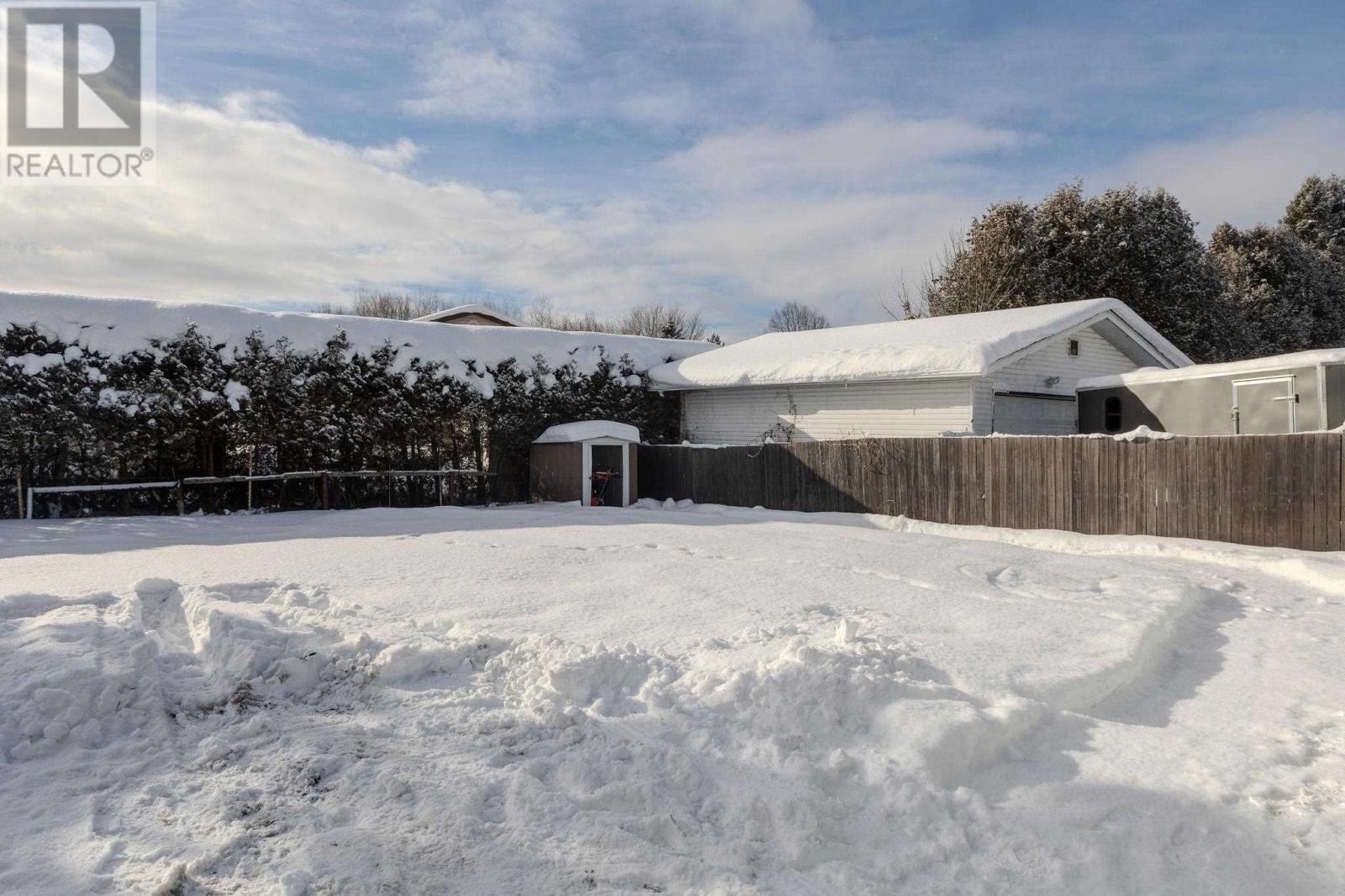 11 Kerr Dr, Sault Ste. Marie, ON - Outdoor