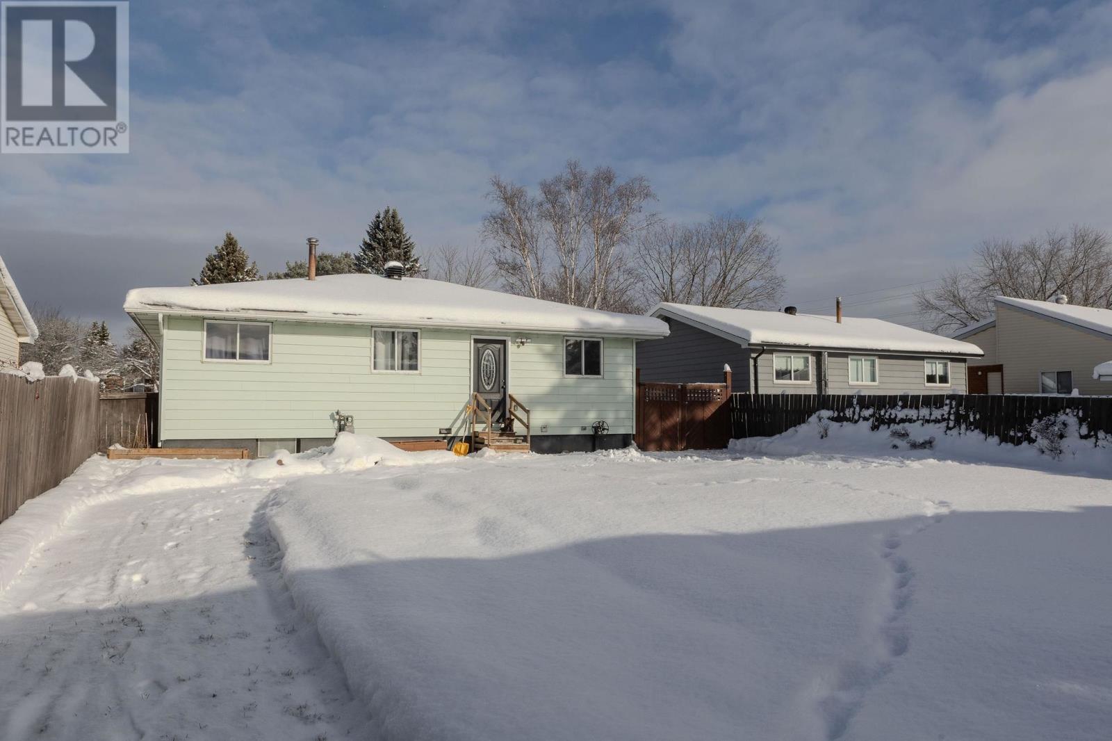 11 Kerr Dr, Sault Ste. Marie, ON - Outdoor