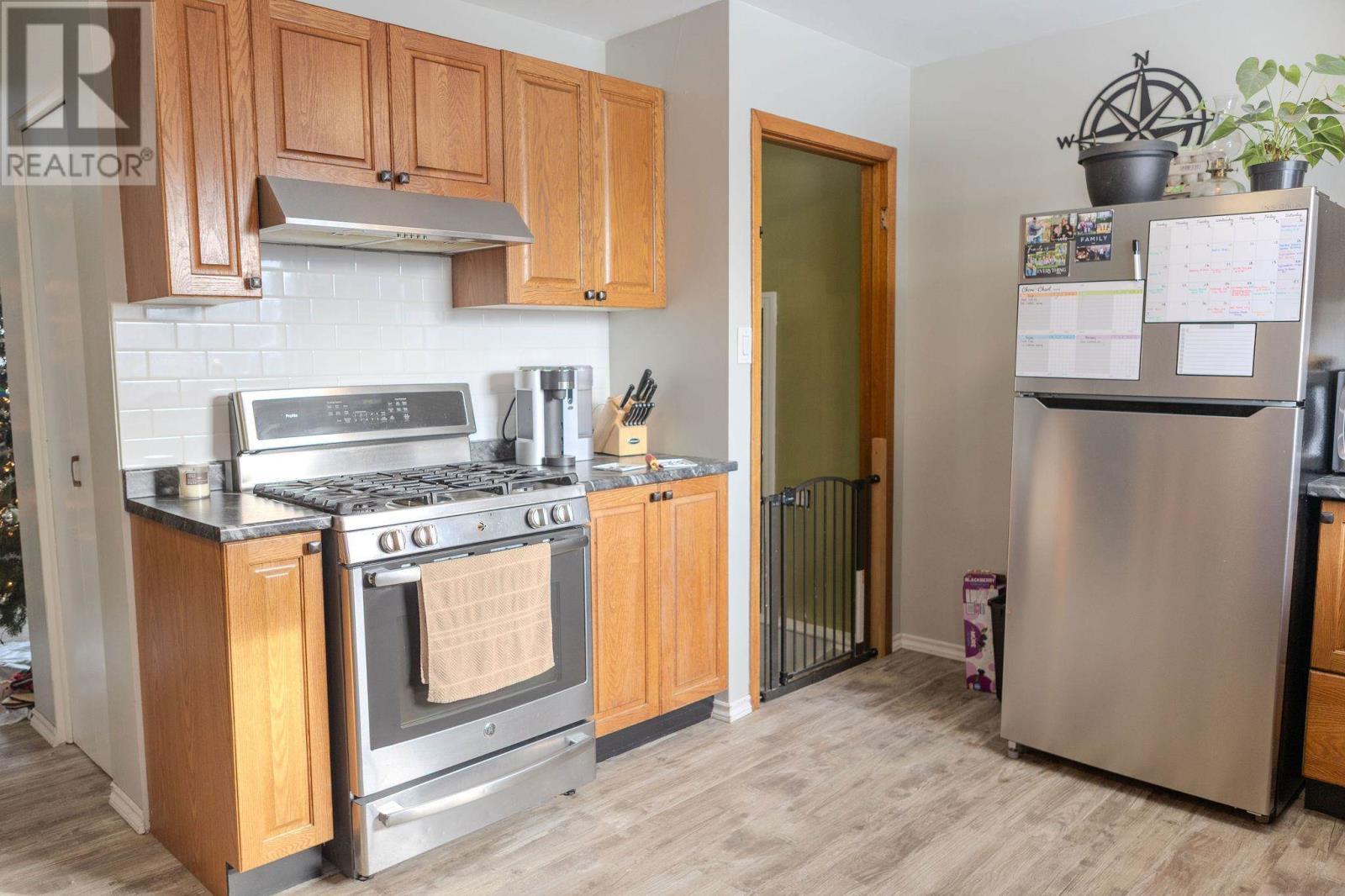 11 Kerr Dr, Sault Ste. Marie, ON - Indoor Photo Showing Kitchen
