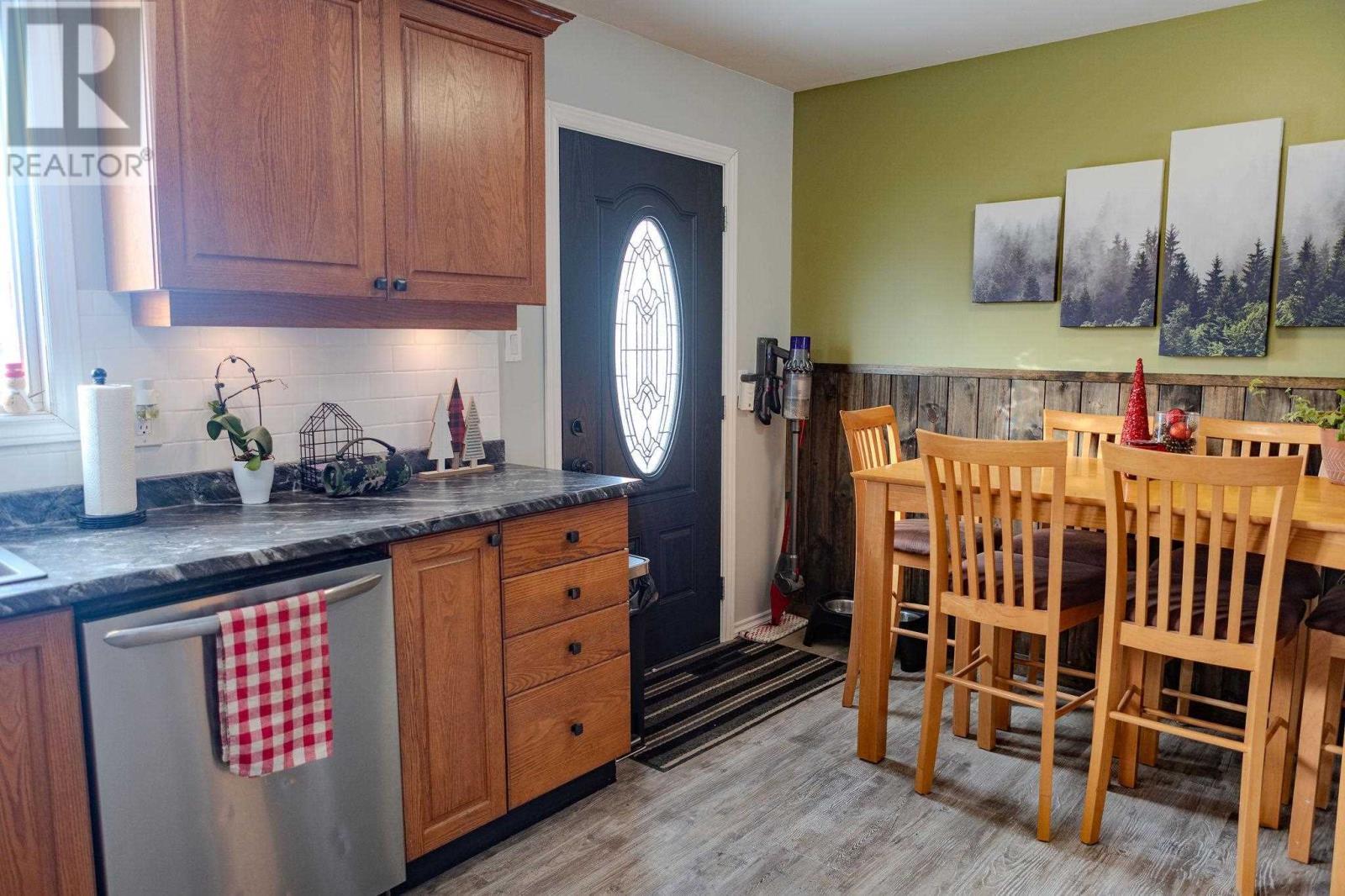 11 Kerr Dr, Sault Ste. Marie, ON - Indoor Photo Showing Kitchen