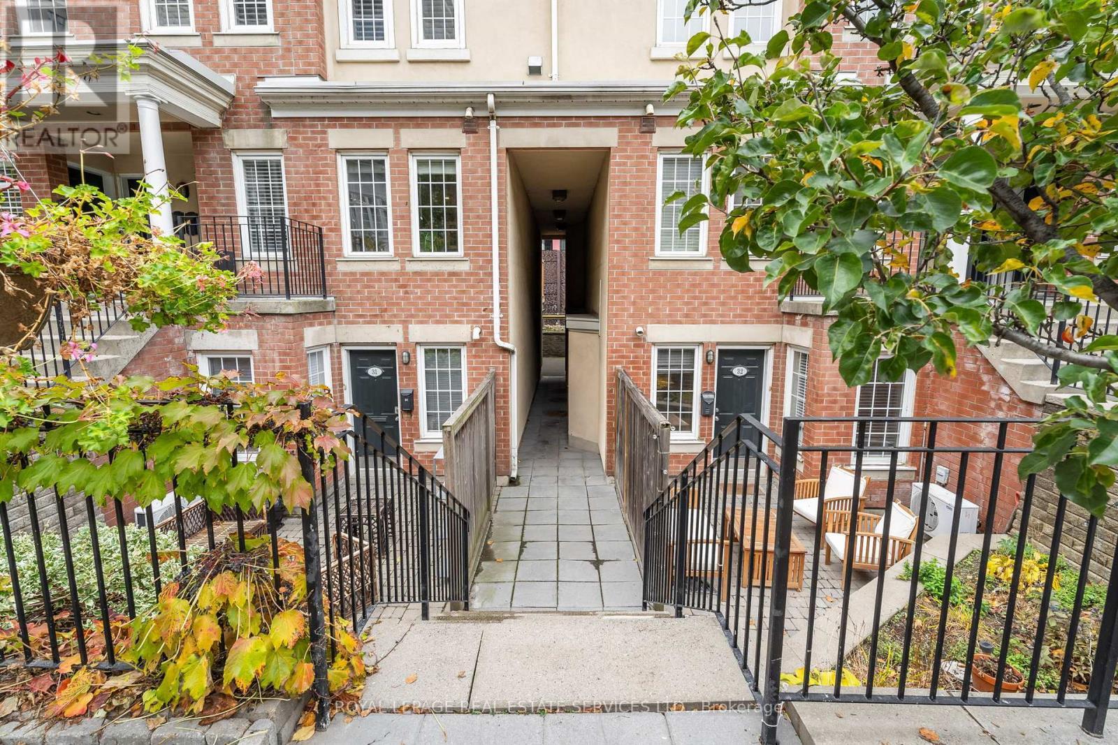 32 - 11 Niagara Street W, Toronto, ON - Outdoor