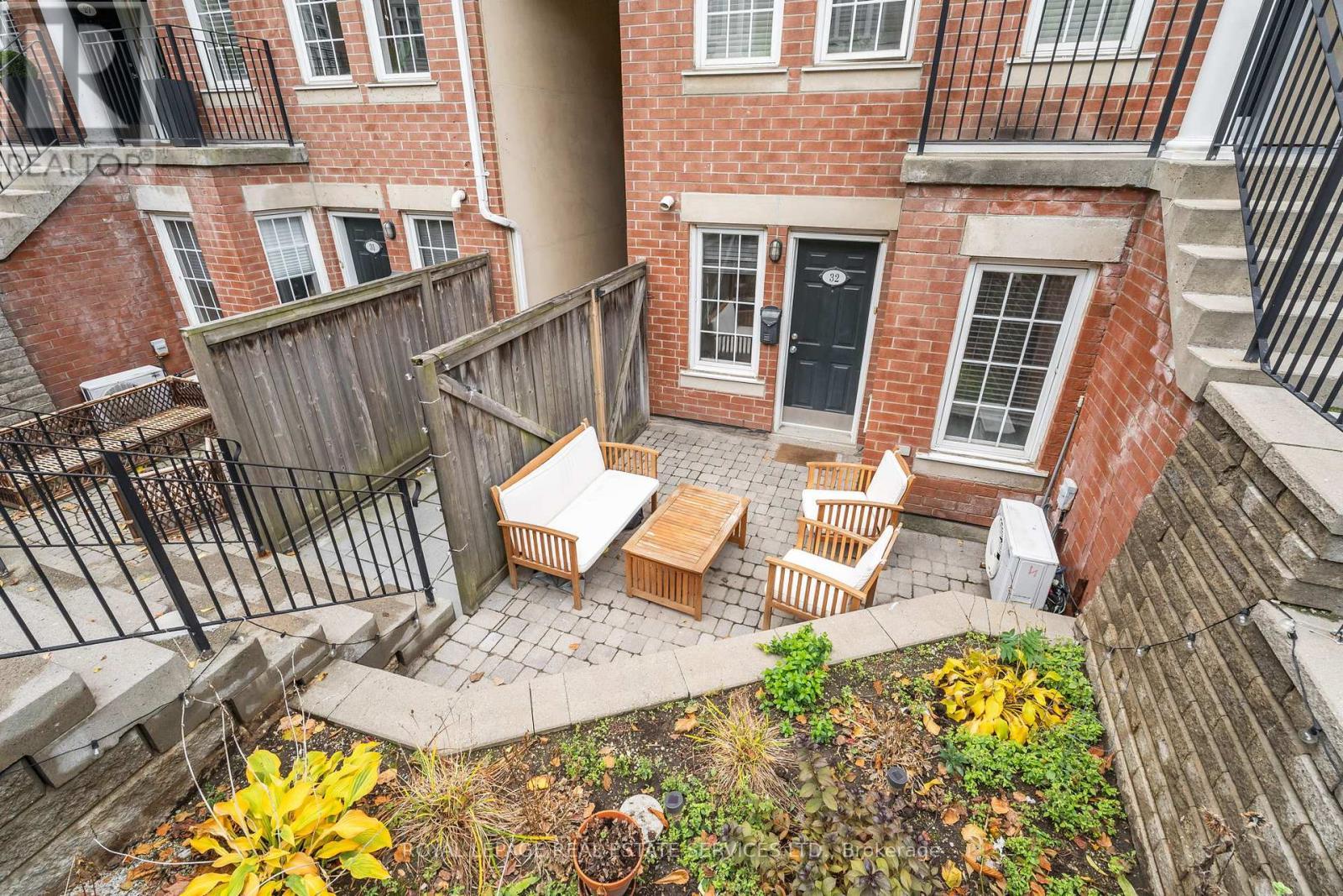 32 - 11 Niagara Street W, Toronto, ON - Outdoor With Exterior