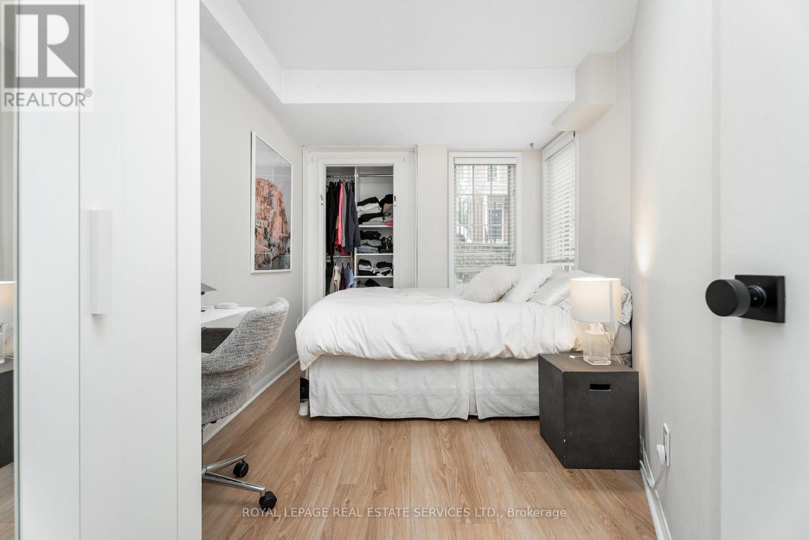 32 - 11 Niagara Street W, Toronto, ON - Indoor Photo Showing Bedroom