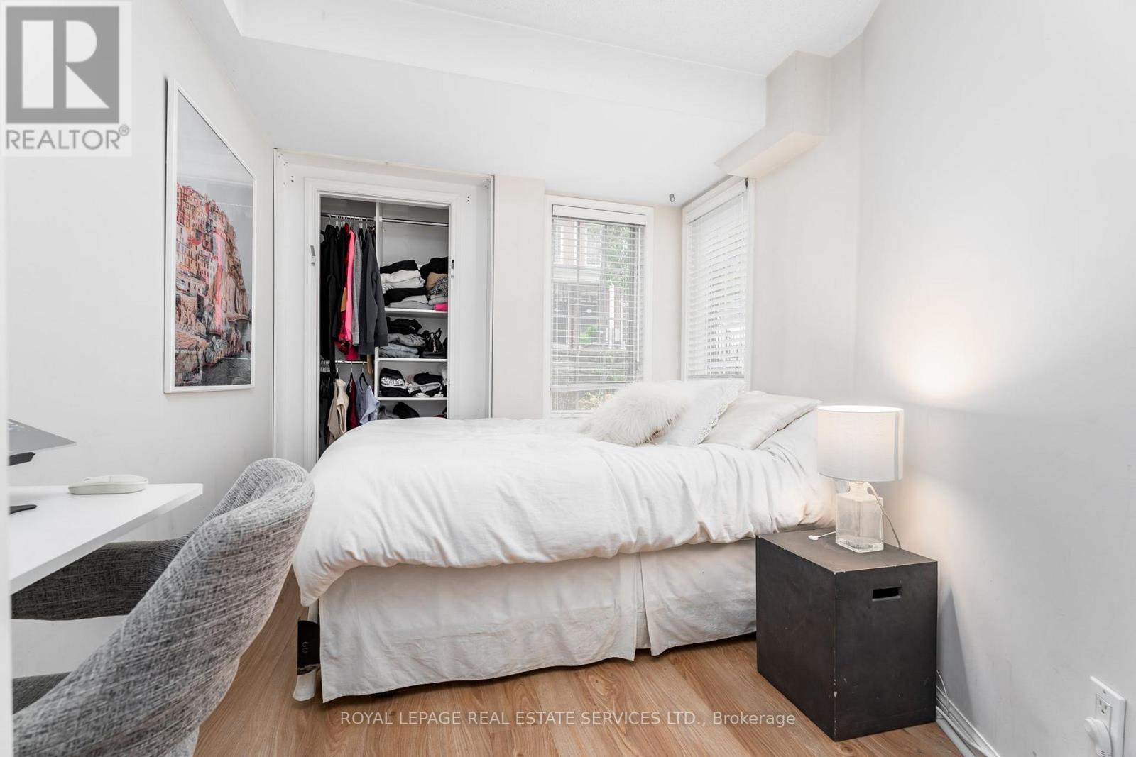 32 - 11 Niagara Street W, Toronto, ON - Indoor Photo Showing Bedroom