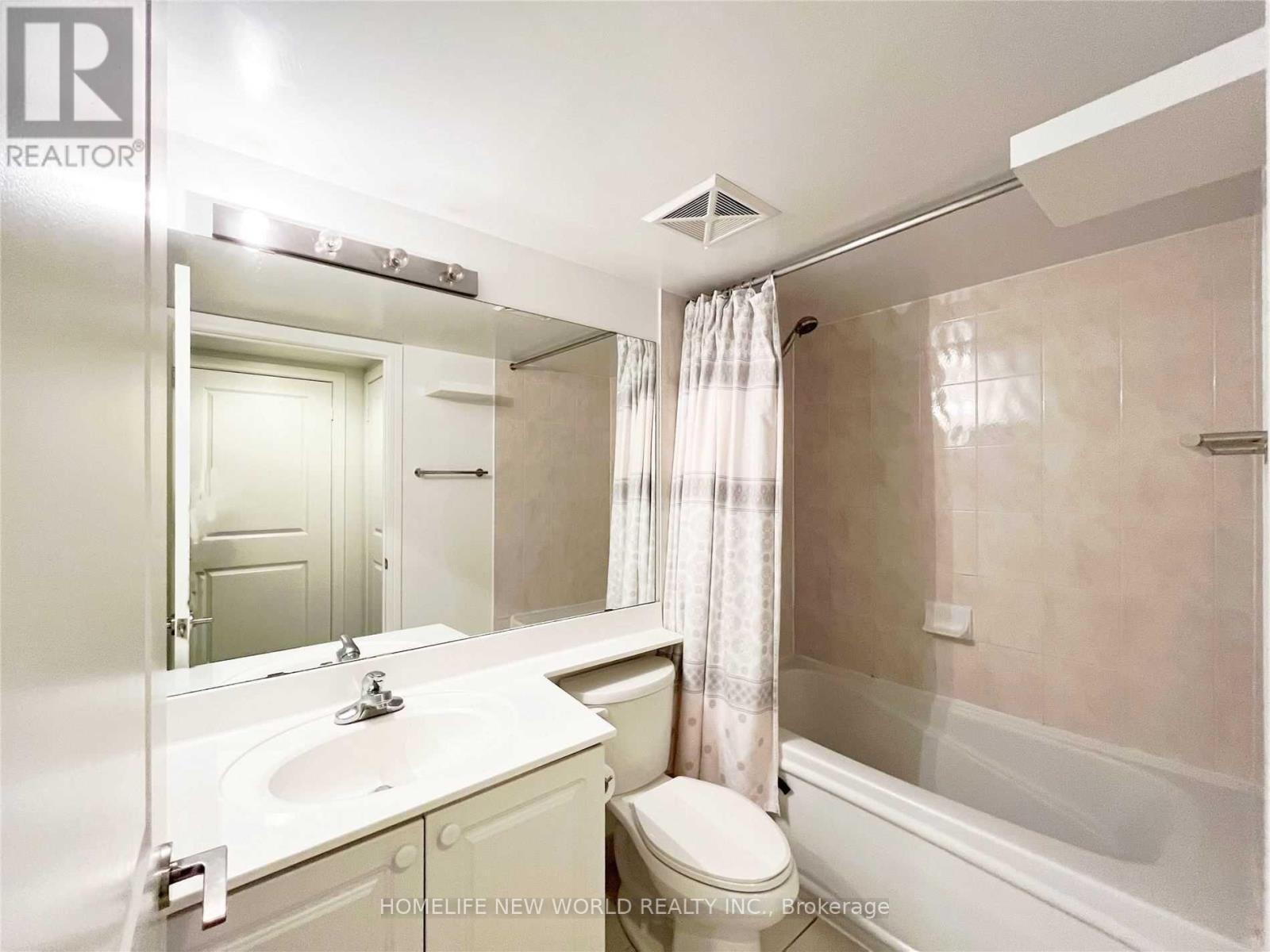 202 - 35 Bales Avenue, Toronto, ON - Indoor Photo Showing Bathroom