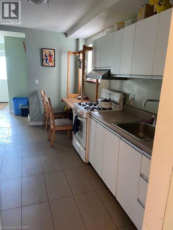 10 Fairbank Avenue, Toronto, ON - Indoor Photo Showing Kitchen