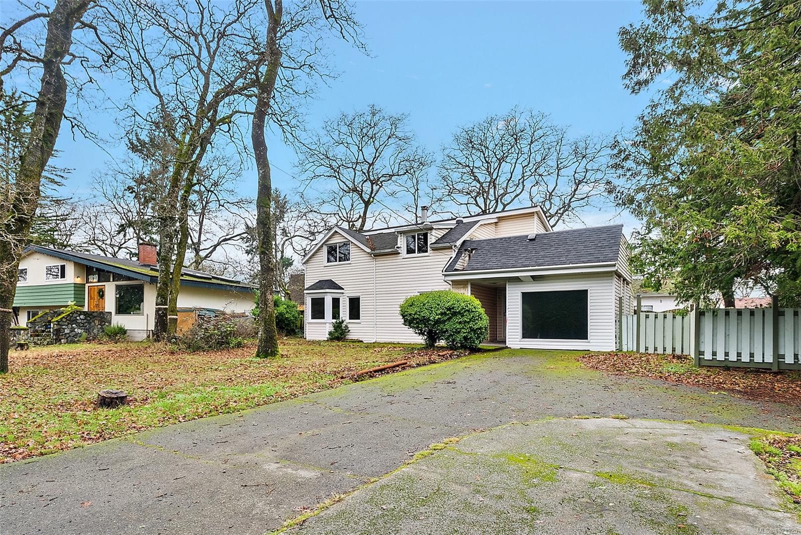 1826 Cedar Hill Cross Rd, Saanich, BC