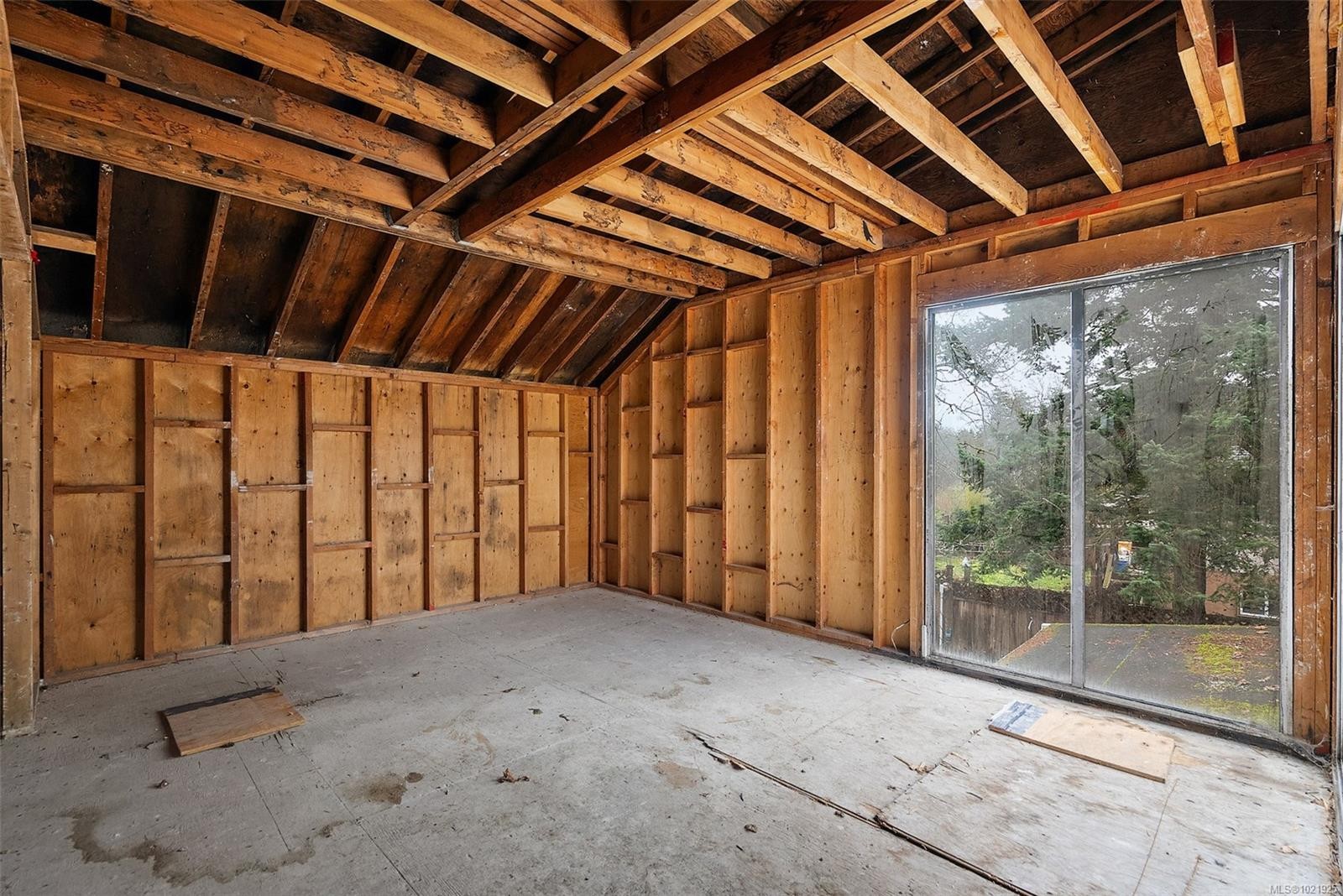 1826 Cedar Hill Cross Rd, Saanich, BC