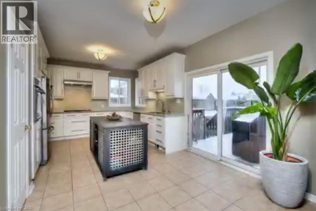 501 Topper Woods Crescent Unit# Upper, Kitchener, ON - Indoor Photo Showing Kitchen