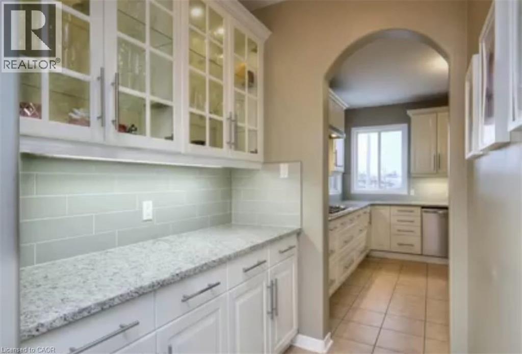 501 Topper Woods Crescent Unit# Upper, Kitchener, ON - Indoor Photo Showing Kitchen With Upgraded Kitchen