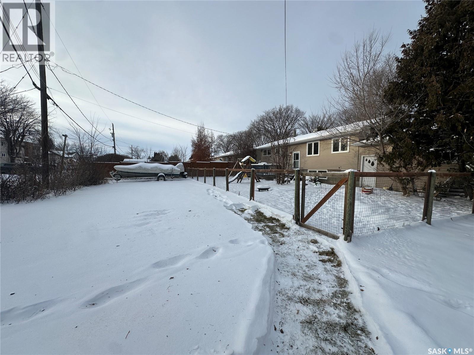 114 Jubilee Crescent, Canora, SK - Outdoor
