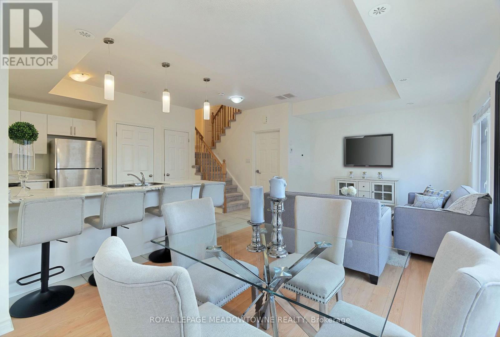 1704 - 2420 Baronwood Drive, Oakville, ON - Indoor