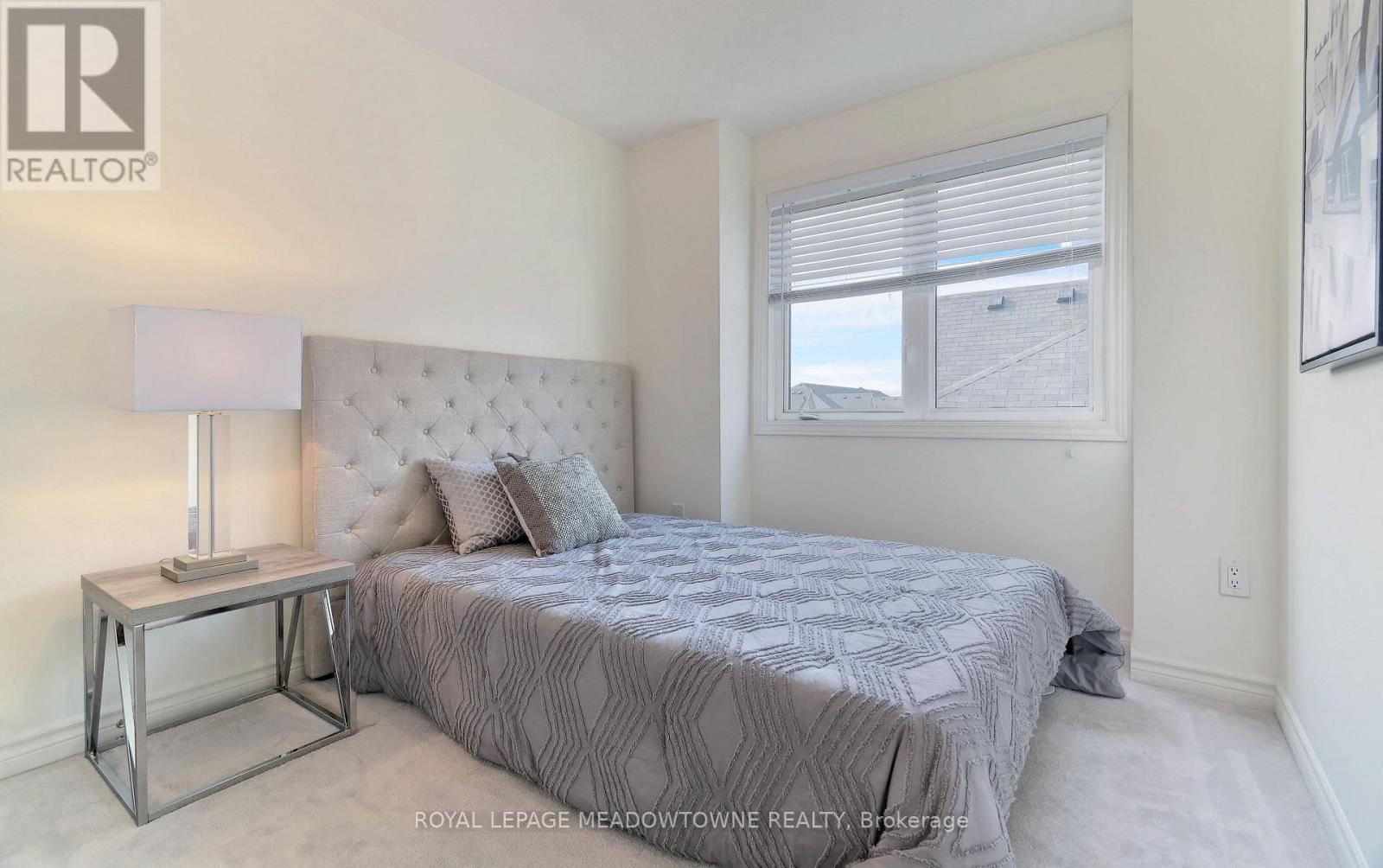 1704 - 2420 Baronwood Drive, Oakville, ON - Indoor Photo Showing Bedroom