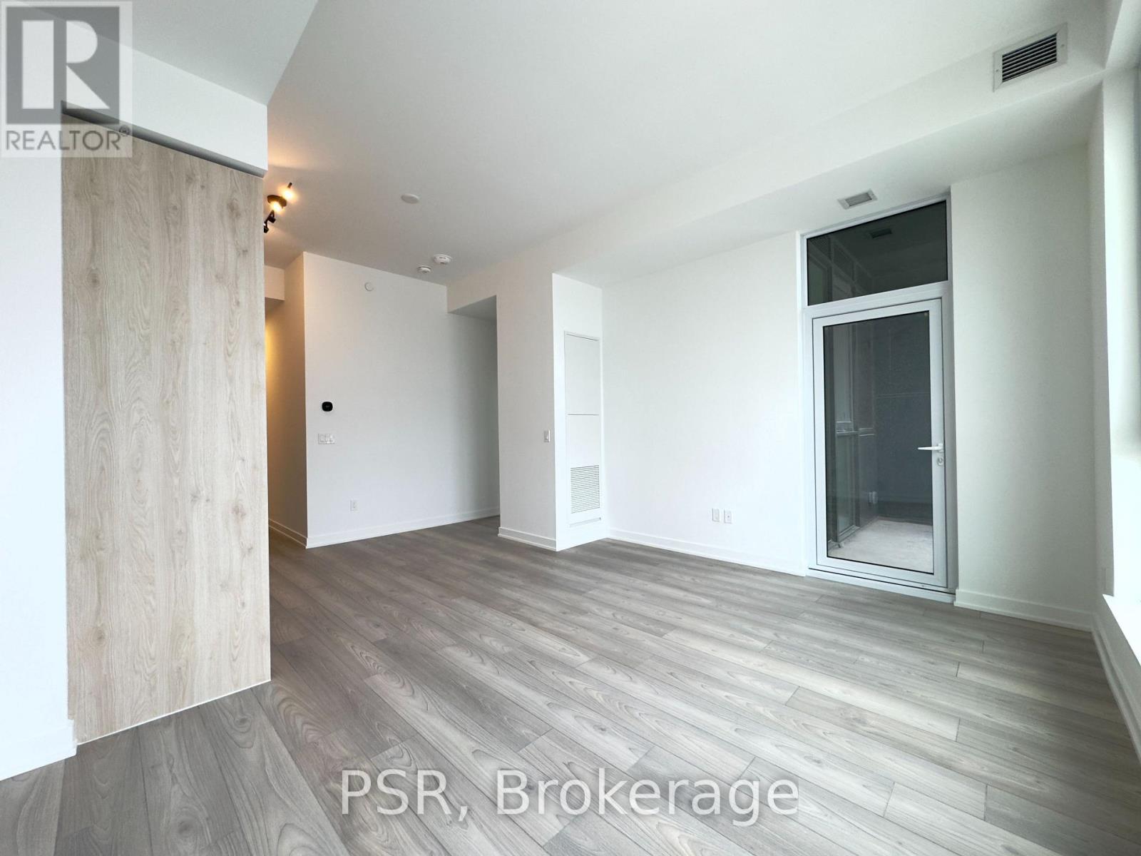 915 - 1007 The Queensway, Toronto, ON - Indoor Photo Showing Other Room