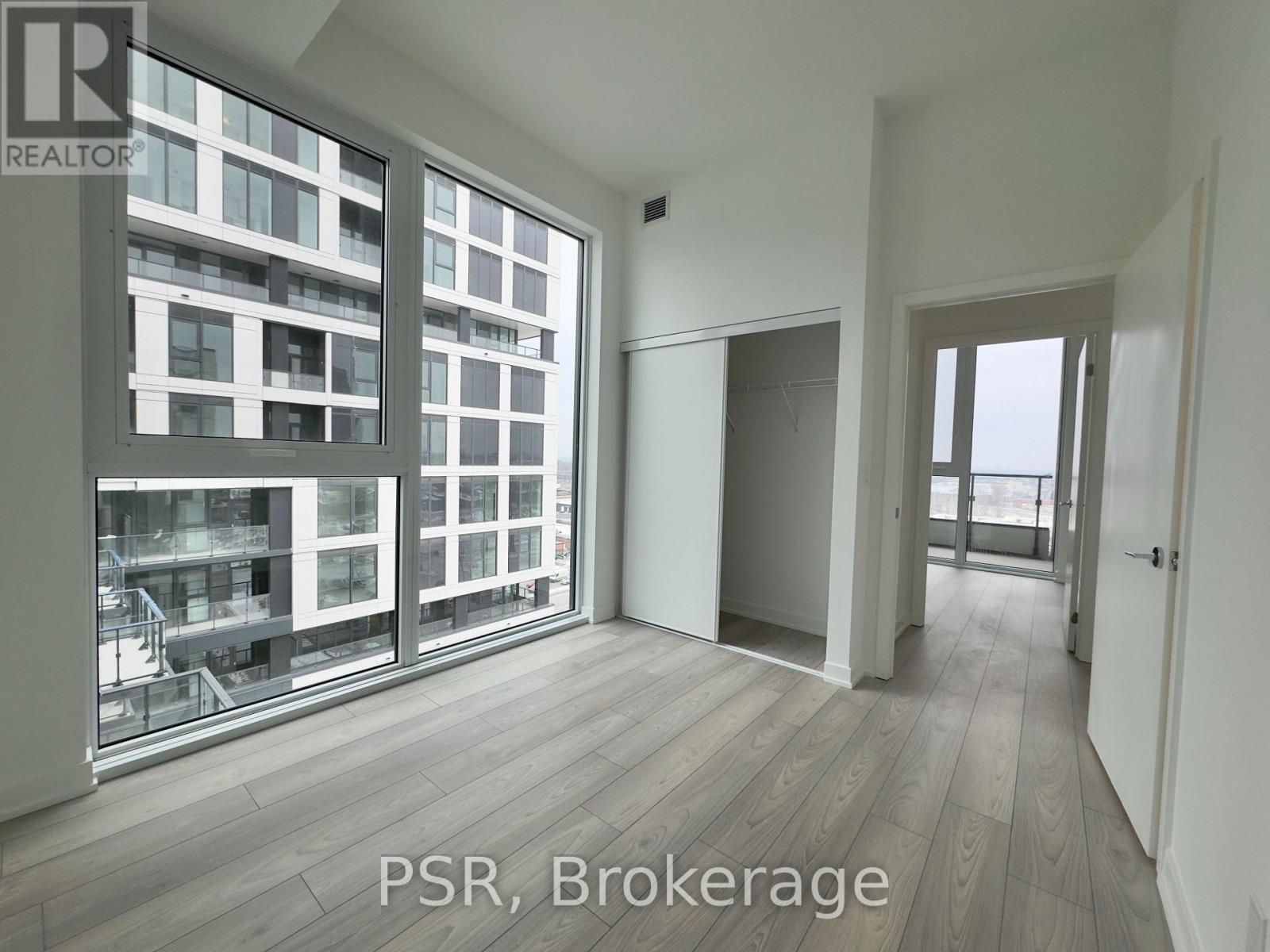 915 - 1007 The Queensway, Toronto, ON - Indoor Photo Showing Other Room