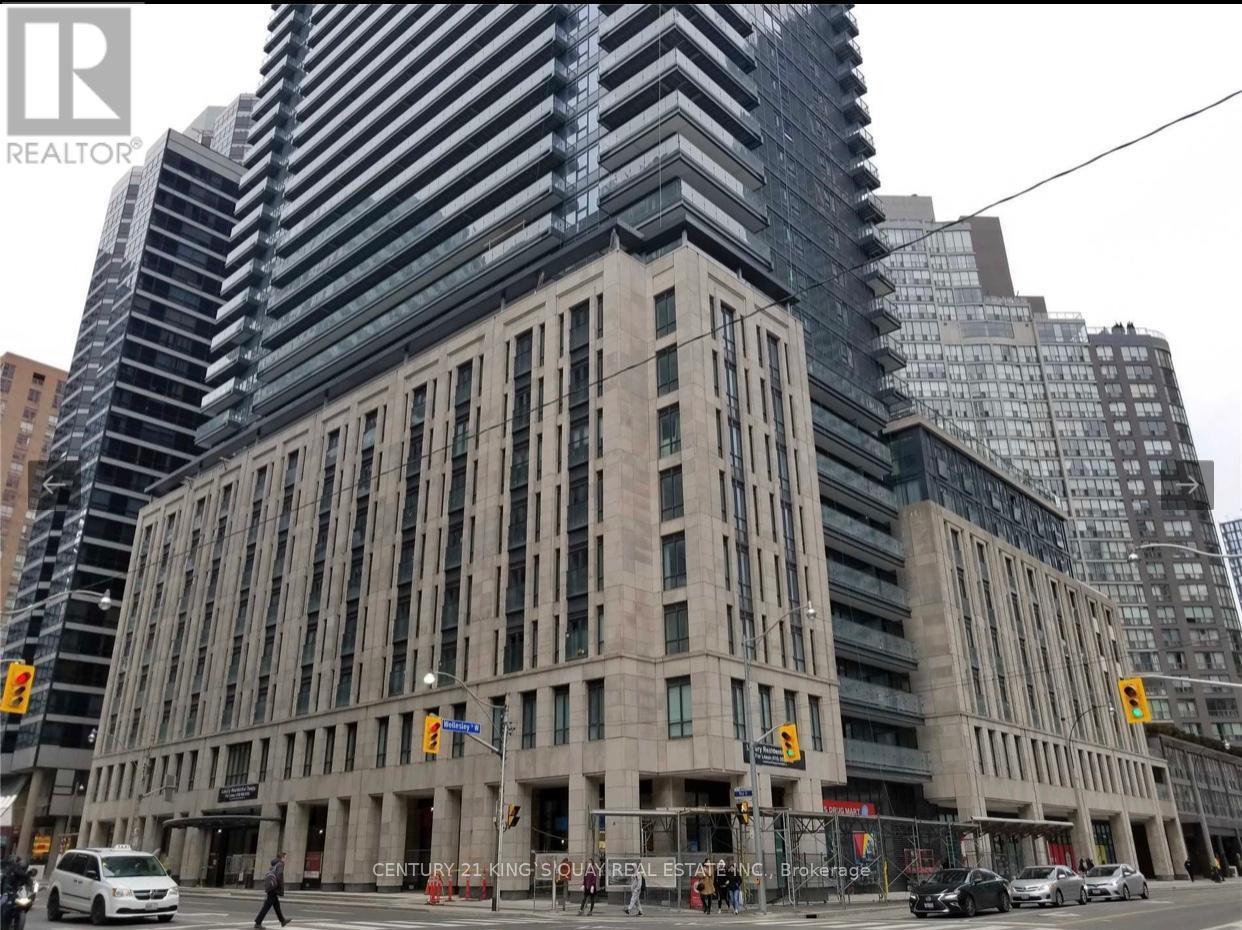 606 - 955 Bay Street, Toronto, ON - Outdoor With Facade