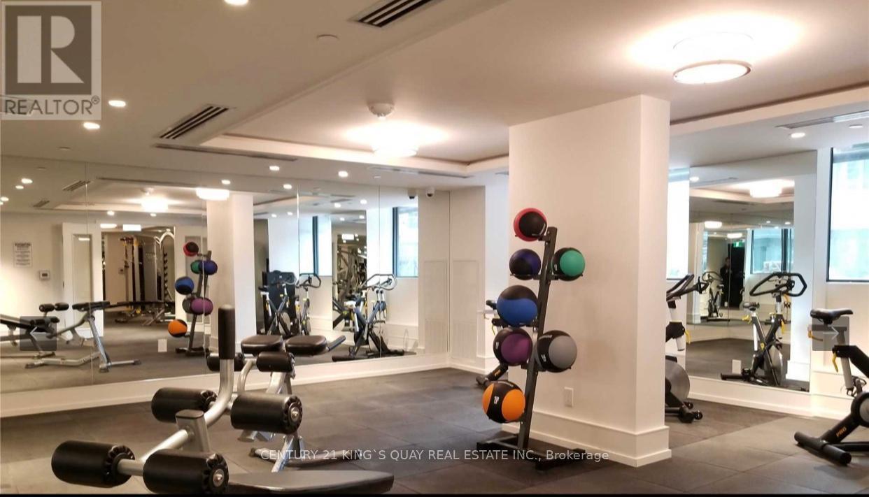 606 - 955 Bay Street, Toronto, ON - Indoor Photo Showing Gym Room
