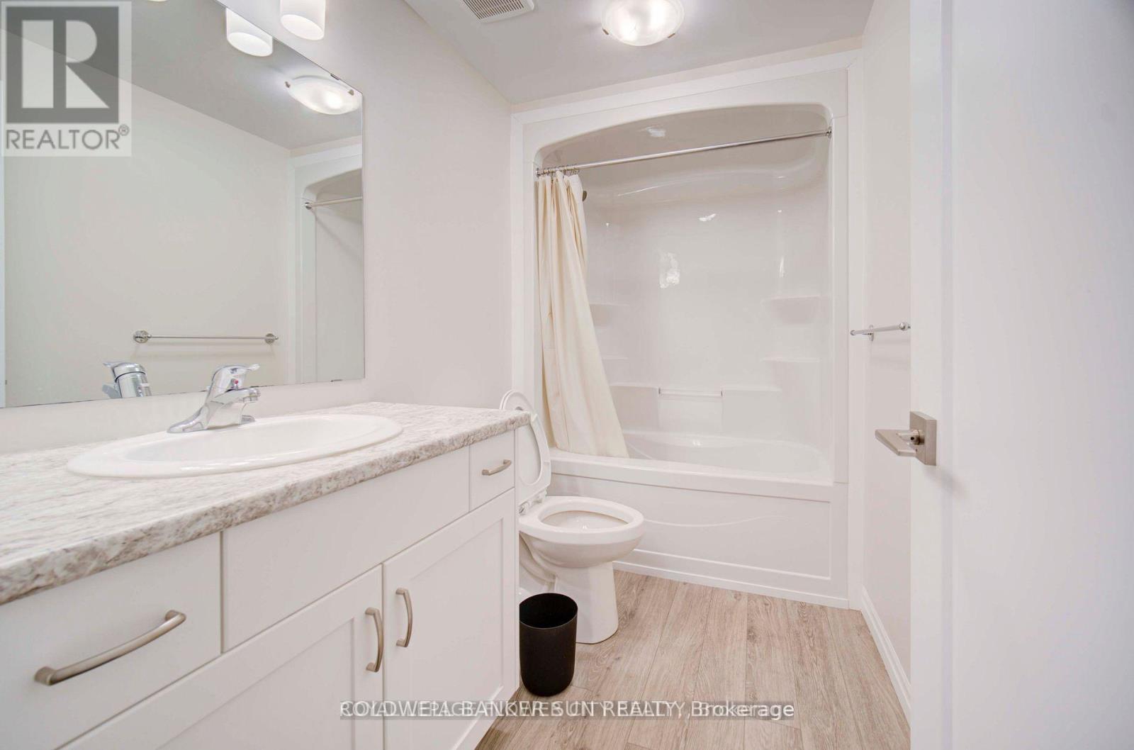 80 Keba Crescent, Tillsonburg, ON - Indoor Photo Showing Bathroom