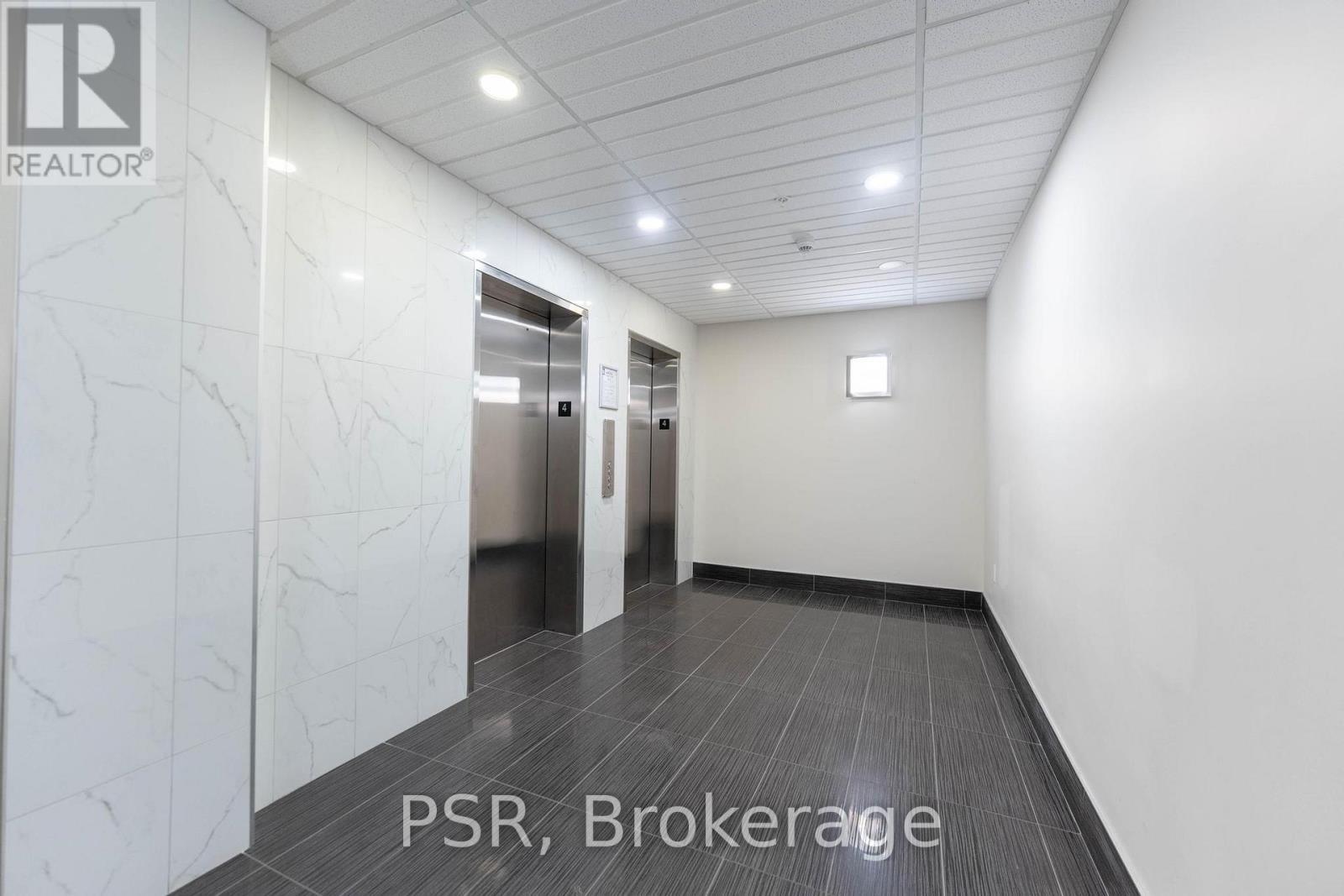 421 - 118 King Street E, Hamilton, ON - Indoor