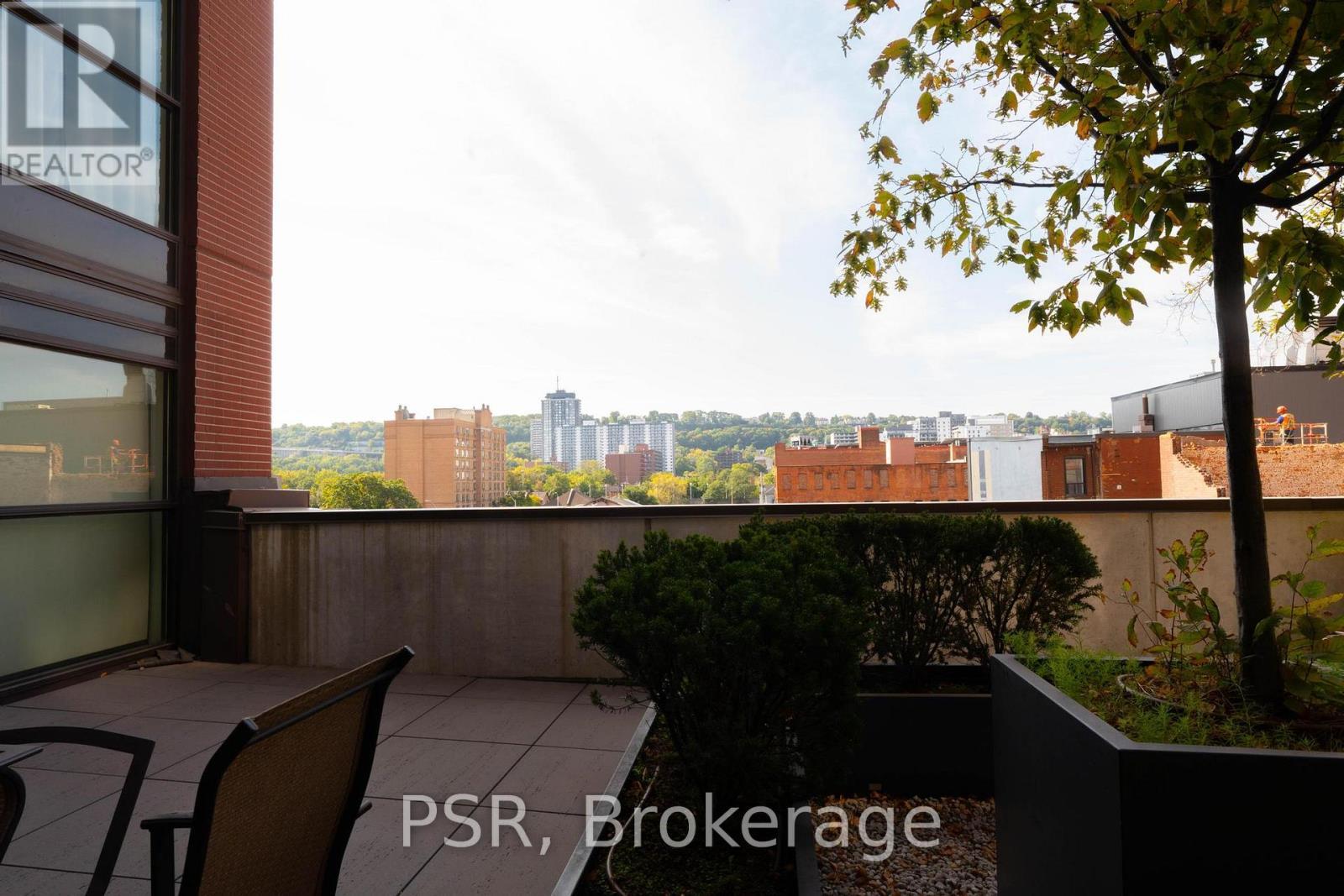 421 - 118 King Street E, Hamilton, ON - Outdoor