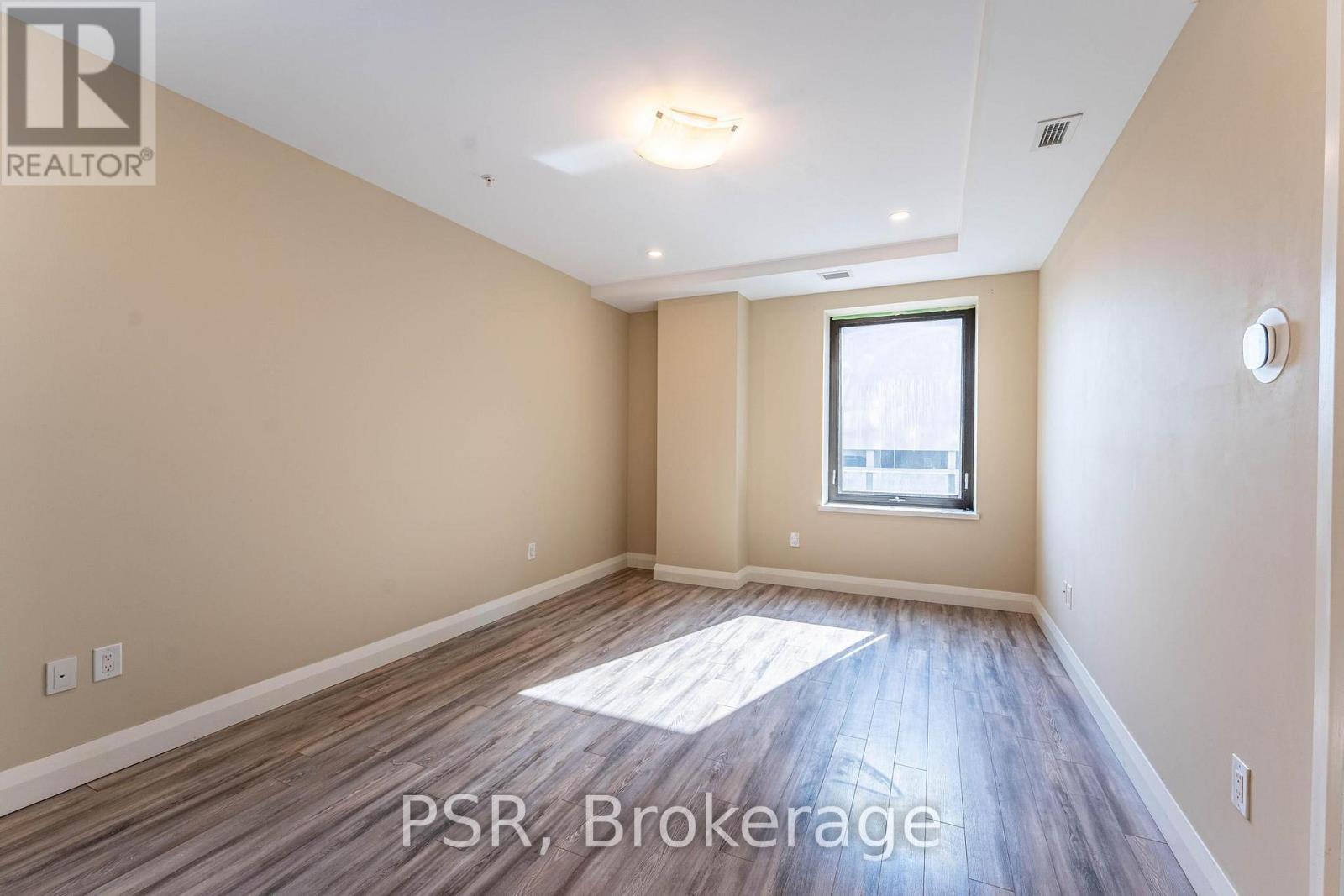 421 - 118 King Street E, Hamilton, ON - Indoor Photo Showing Other Room