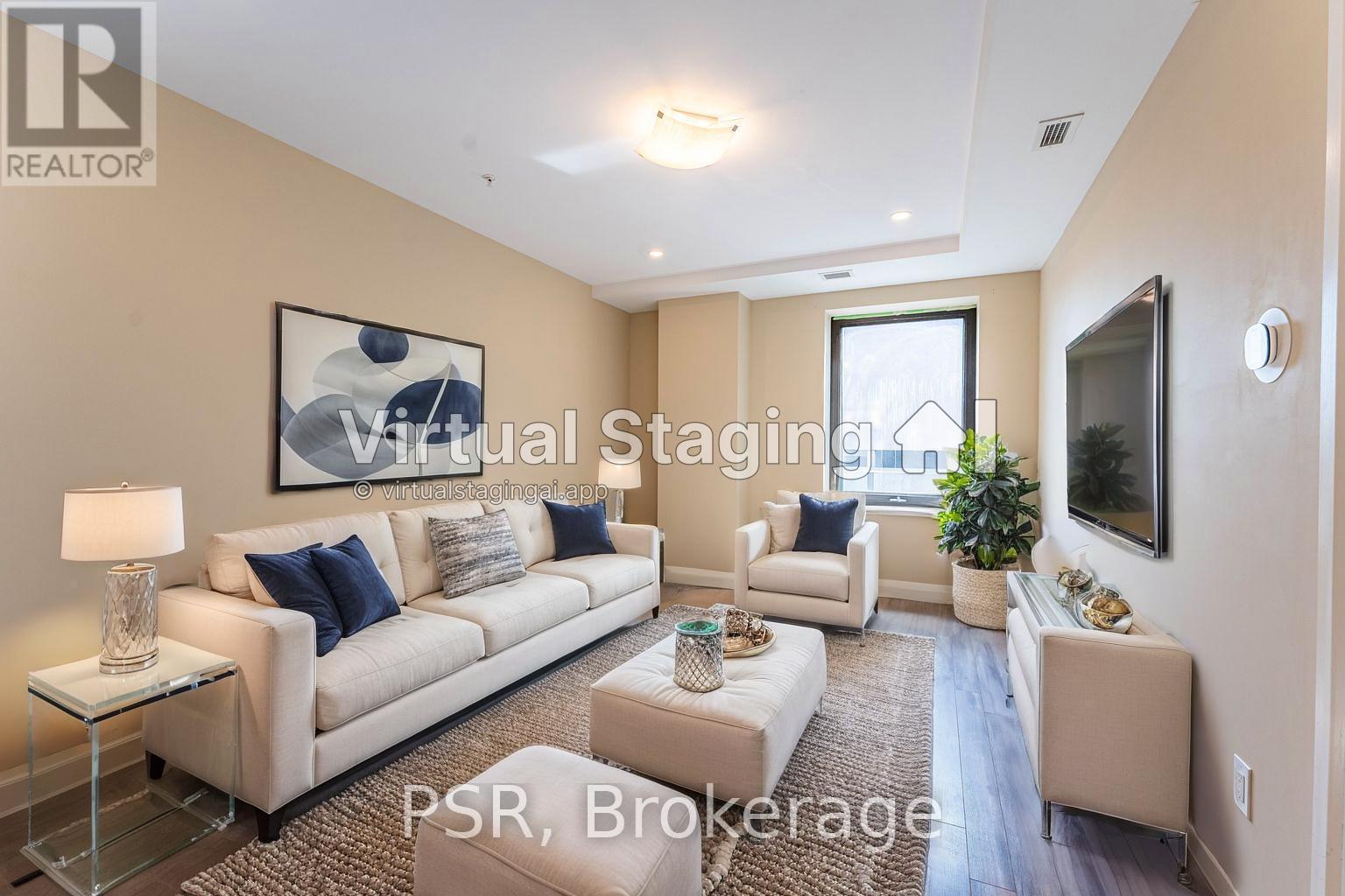 421 - 118 King Street E, Hamilton, ON - Indoor Photo Showing Living Room