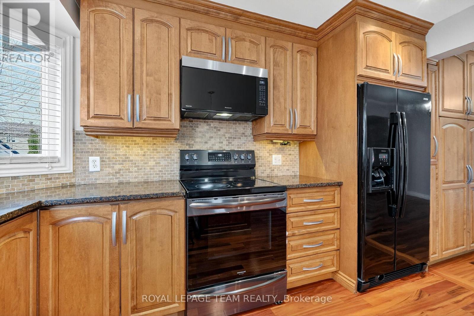 1475 York Mills Drive, Ottawa, ON - Indoor Photo Showing Kitchen
