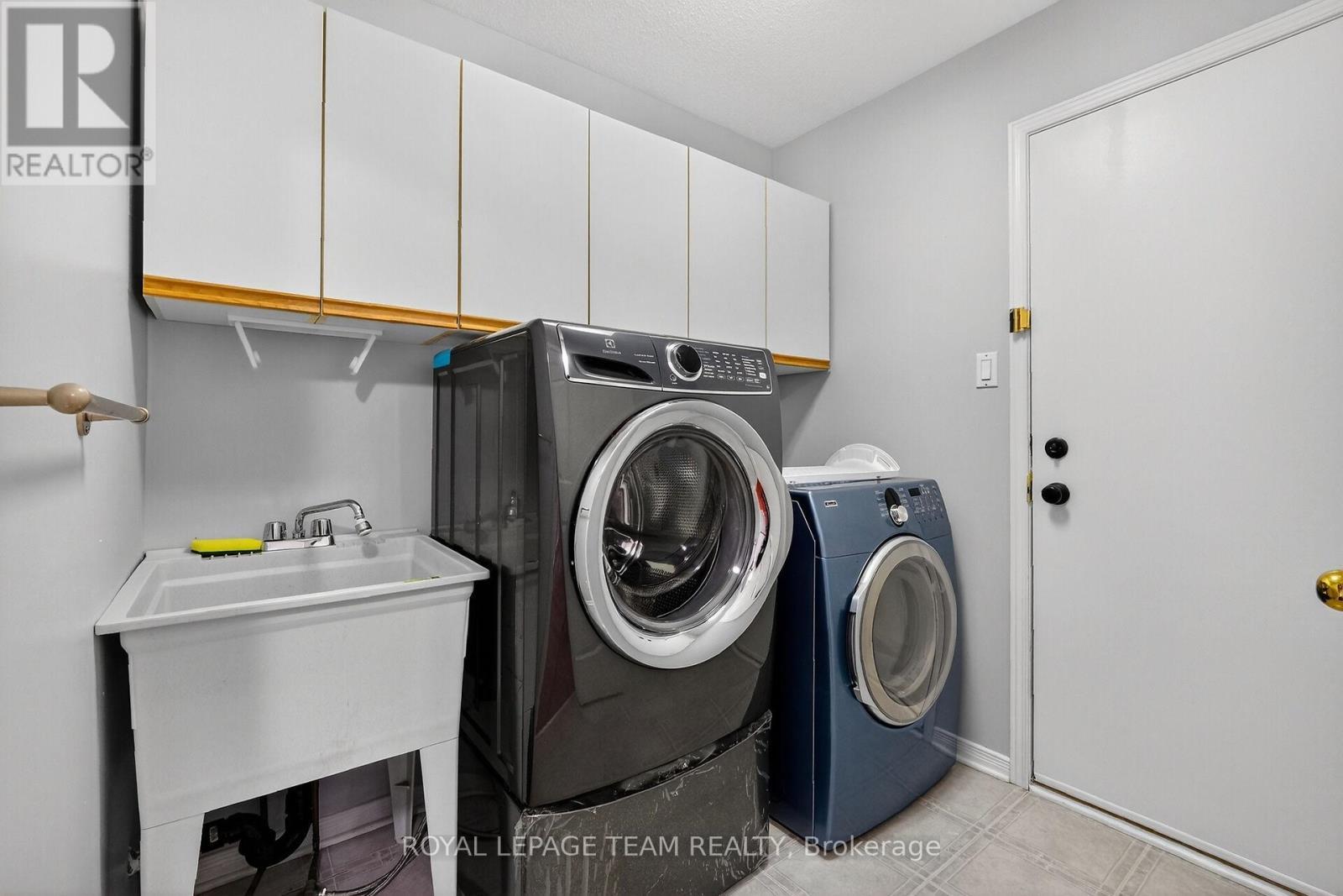 1475 York Mills Drive, Ottawa, ON - Indoor Photo Showing Laundry Room