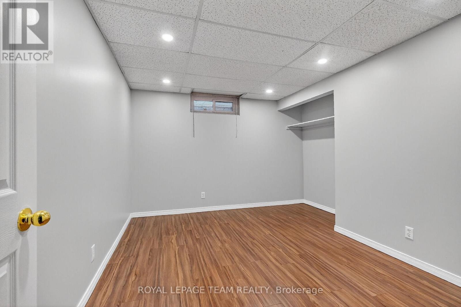 1475 York Mills Drive, Ottawa, ON - Indoor