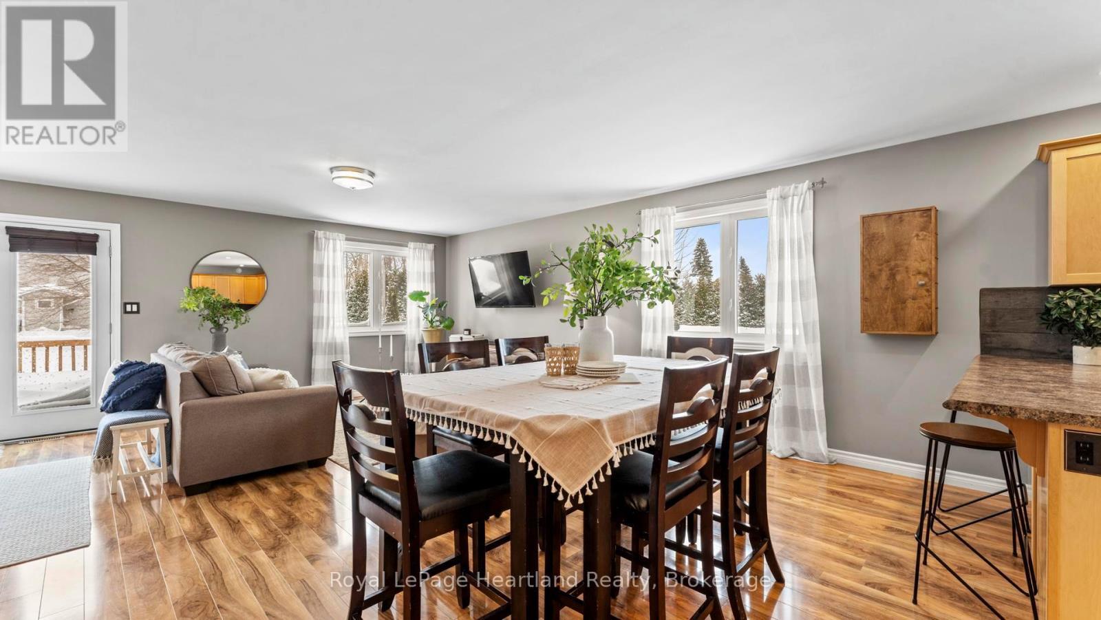 180 Toronto Boulevard, Huron East (Vanastra), ON - Indoor Photo Showing Dining Room