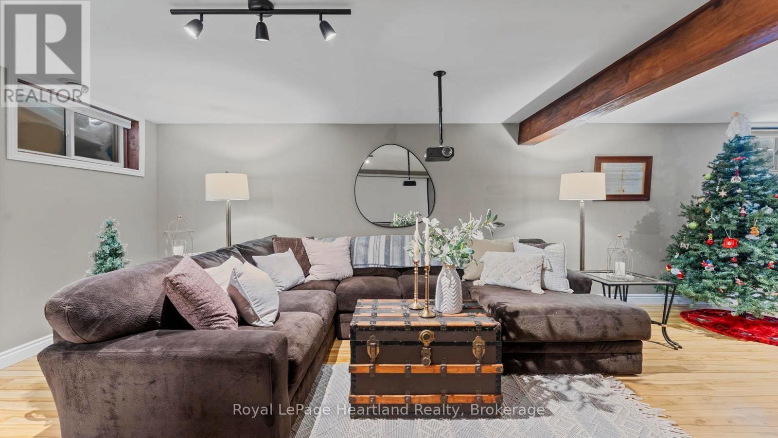 180 Toronto Boulevard, Huron East (Vanastra), ON - Indoor Photo Showing Living Room