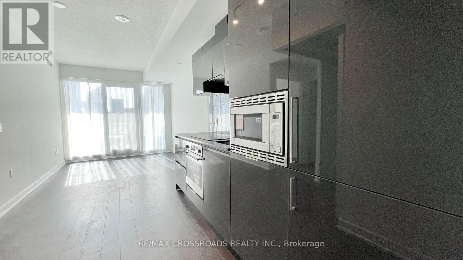 2716 - 230 Simcoe Street, Toronto, ON - Indoor Photo Showing Kitchen