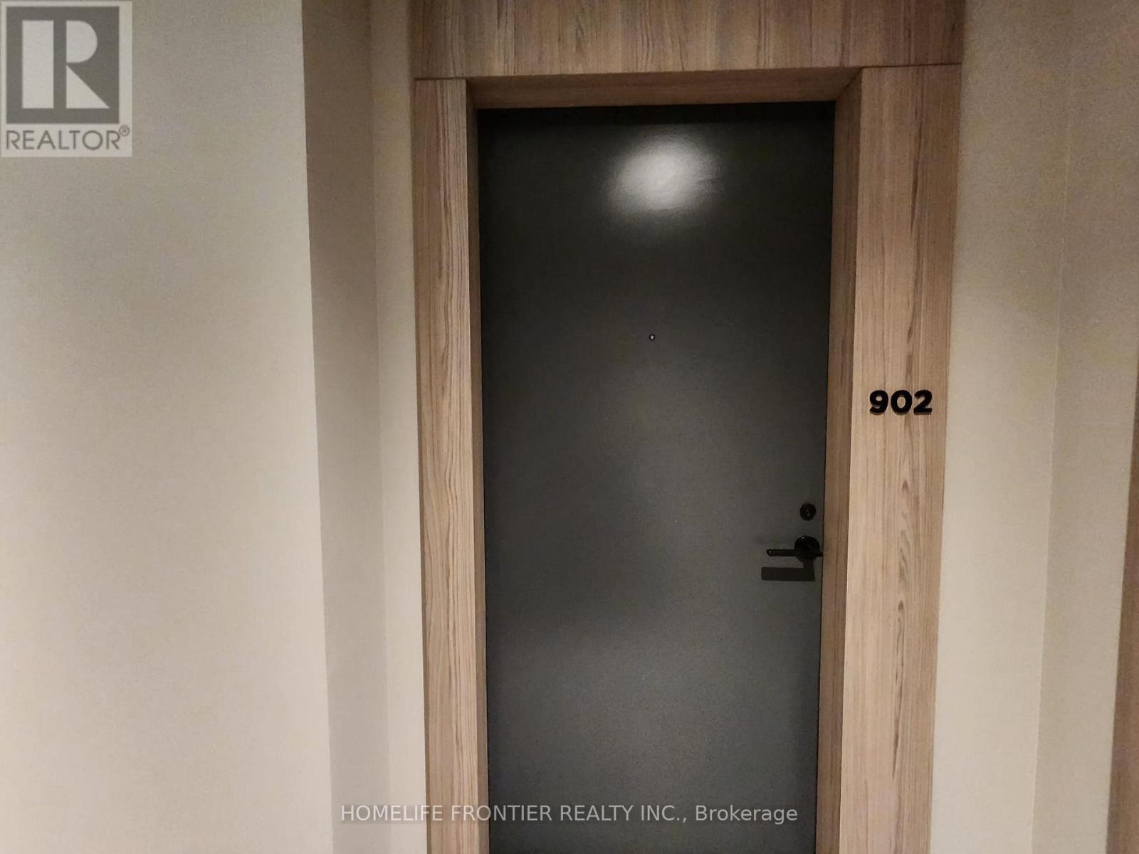 902 A - 1606 Charles Street, Whitby, ON -